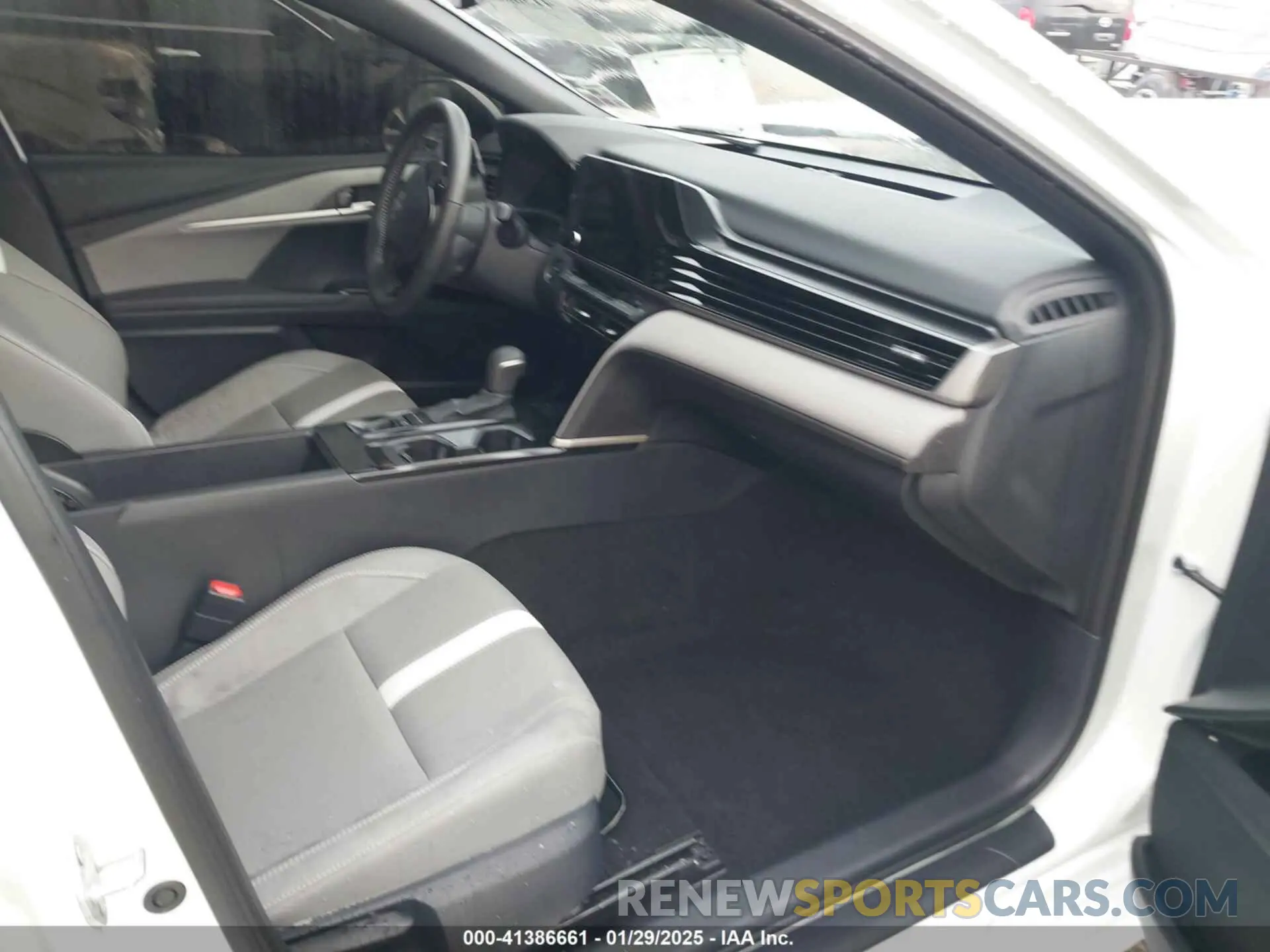 5 fotografías del automóvil dañado 4T1DAACK2SU035390 TOYOTA CAMRY 2025