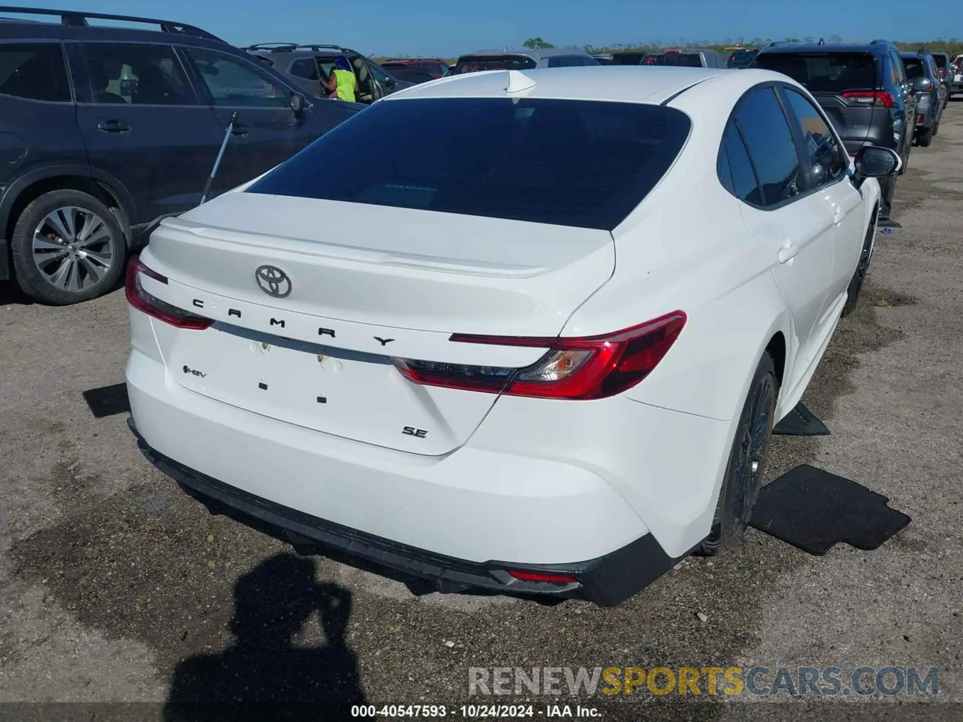 4 fotografías del automóvil dañado 4T1DAACK2SU039715 TOYOTA CAMRY 2025