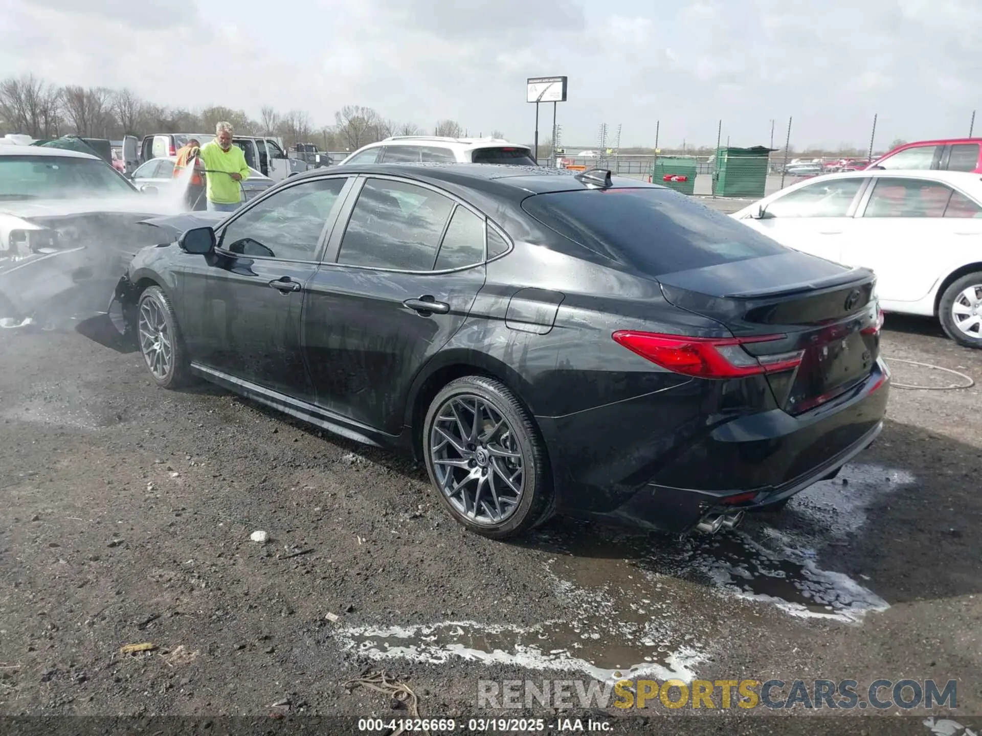 3 fotografías del automóvil dañado 4T1DAACK2SU047801 TOYOTA CAMRY 2025