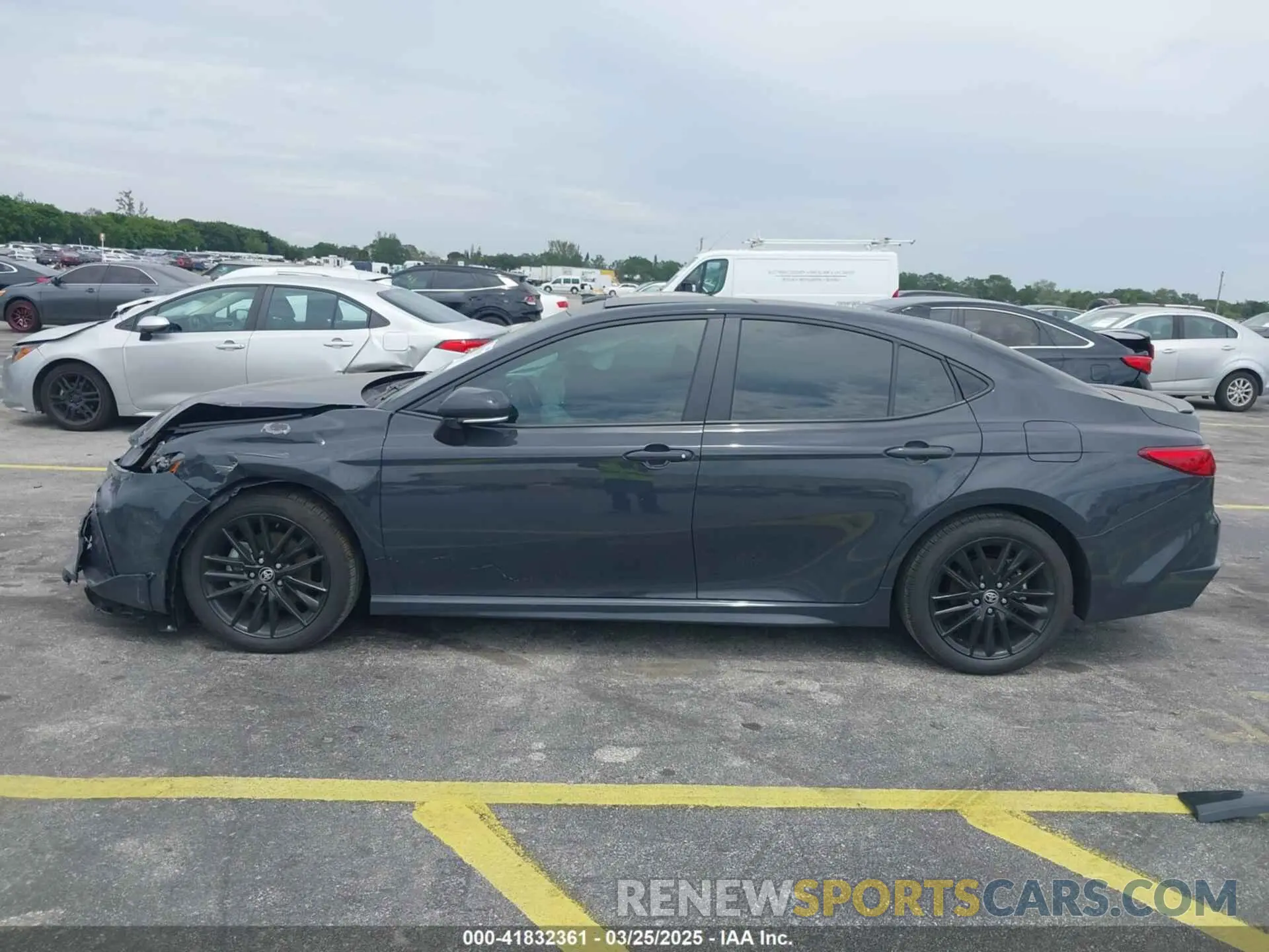 14 fotografías del automóvil dañado 4T1DAACK2SU055817 TOYOTA CAMRY 2025