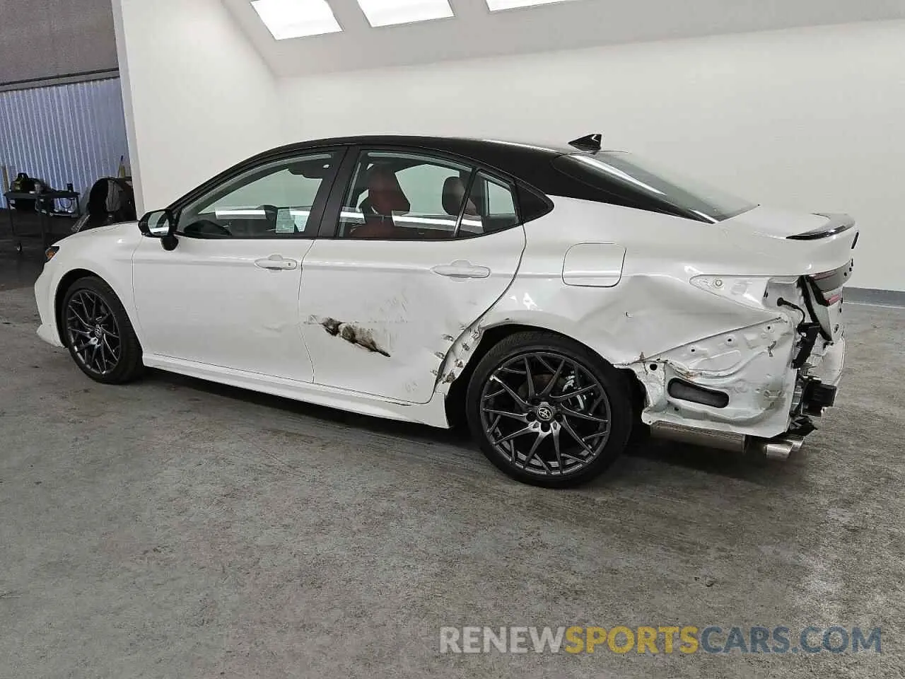 2 fotografías del automóvil dañado 4T1DAACK2SU059804 TOYOTA CAMRY 2025