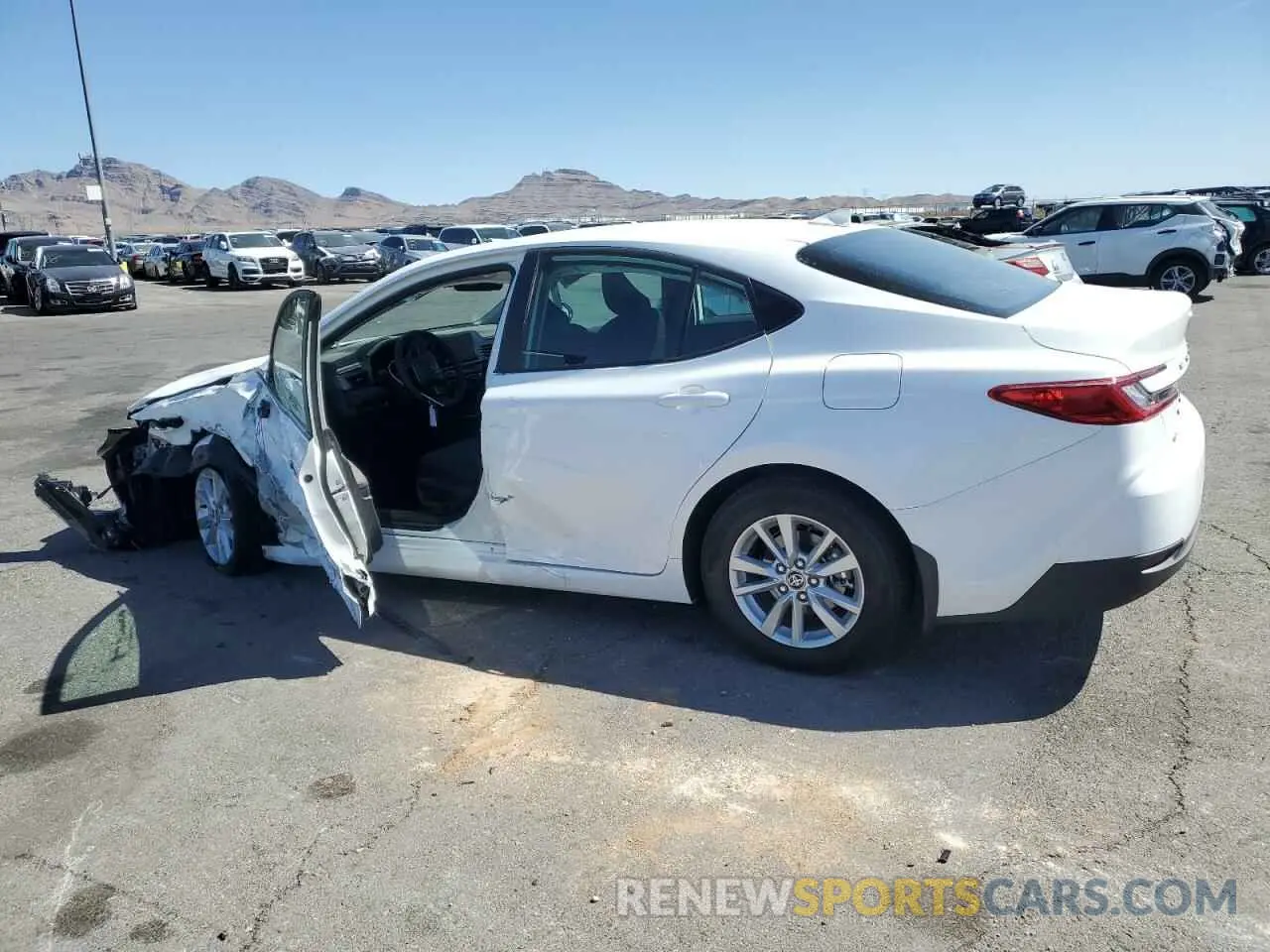 2 fotografías del automóvil dañado 4T1DAACK2SU078577 TOYOTA CAMRY 2025