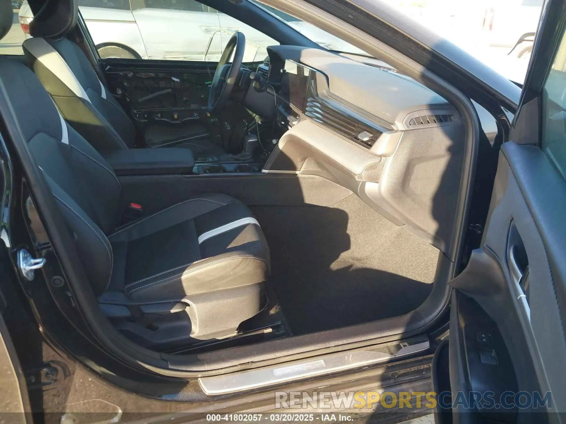 5 fotografías del automóvil dañado 4T1DAACK2SU081432 TOYOTA CAMRY 2025