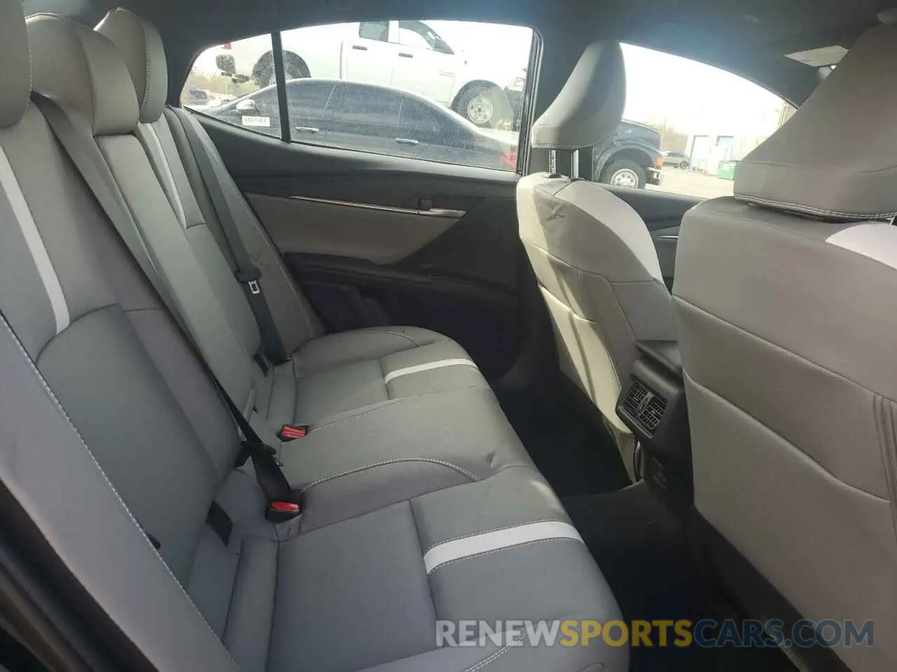 10 fotografías del automóvil dañado 4T1DAACK2SU102375 TOYOTA CAMRY 2025