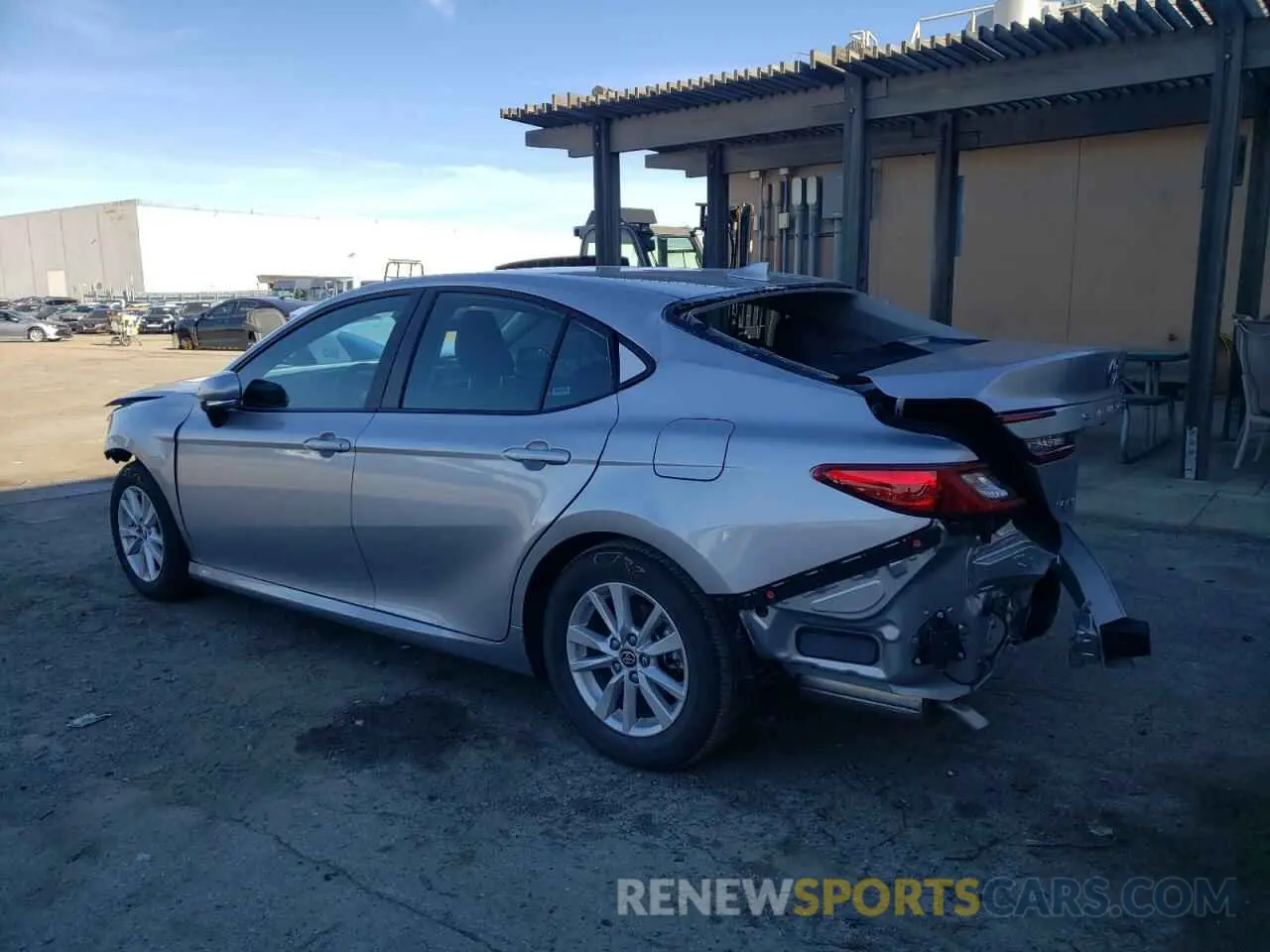 2 fotografías del automóvil dañado 4T1DAACK2SU503926 TOYOTA CAMRY 2025