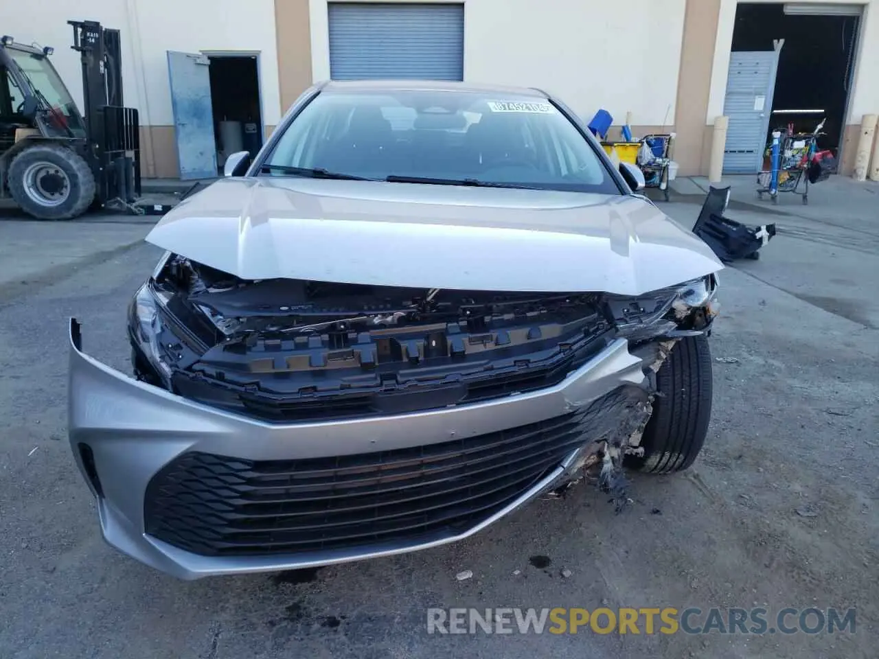 5 fotografías del automóvil dañado 4T1DAACK2SU503926 TOYOTA CAMRY 2025