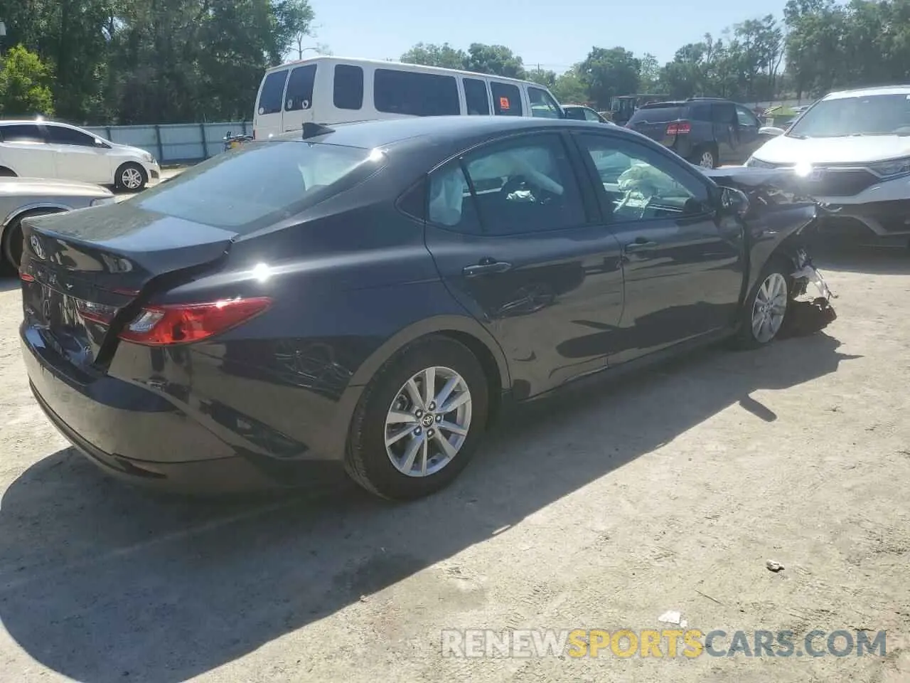 3 fotografías del automóvil dañado 4T1DAACK2SU506471 TOYOTA CAMRY 2025