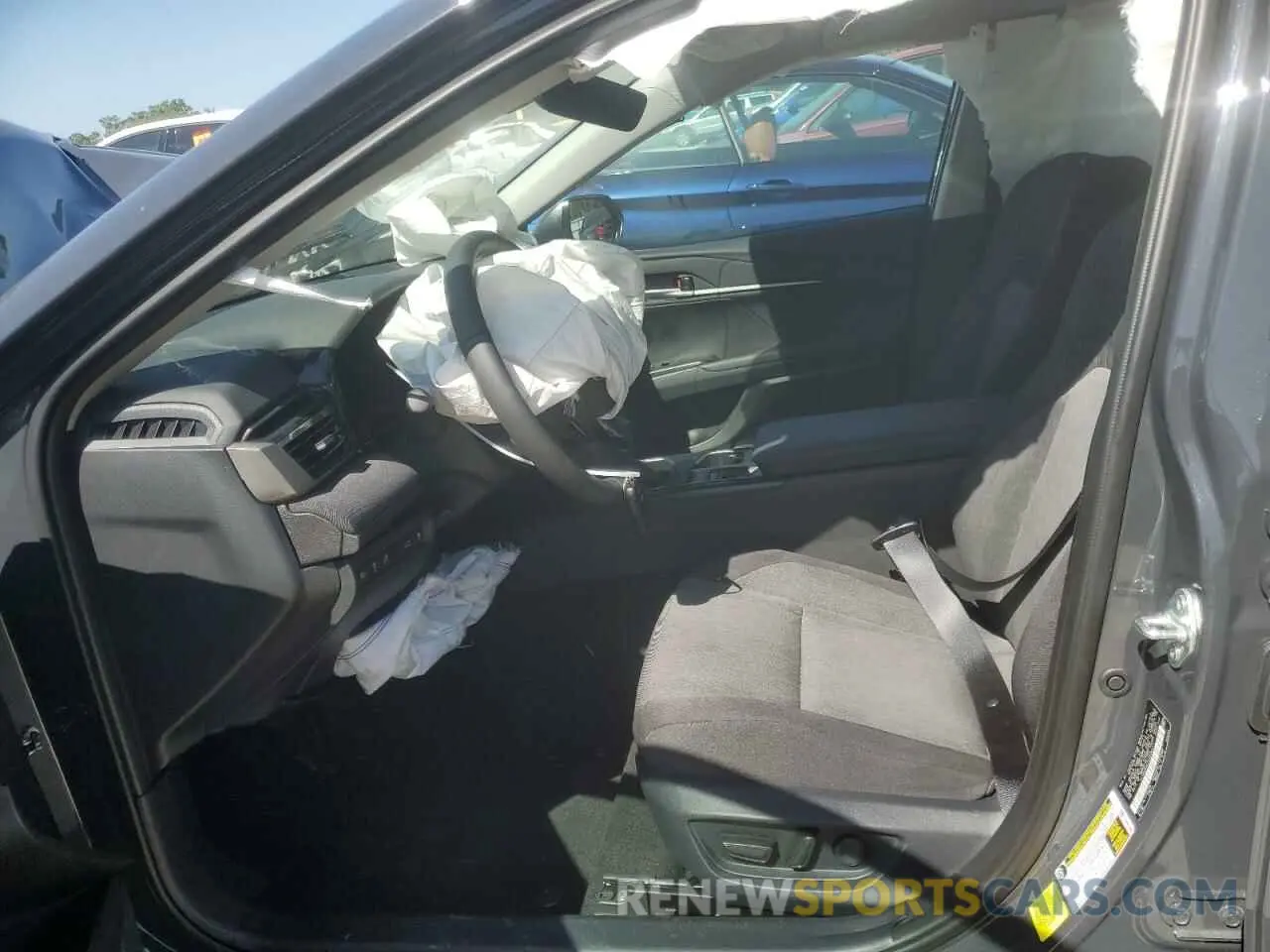7 fotografías del automóvil dañado 4T1DAACK2SU506471 TOYOTA CAMRY 2025