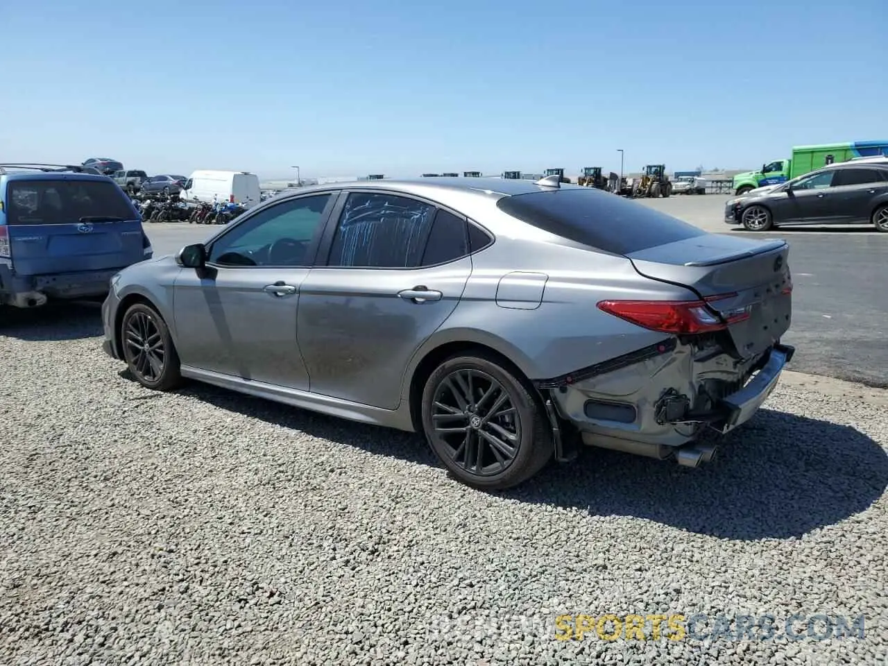 2 fotografías del automóvil dañado 4T1DAACK2SU517728 TOYOTA CAMRY 2025