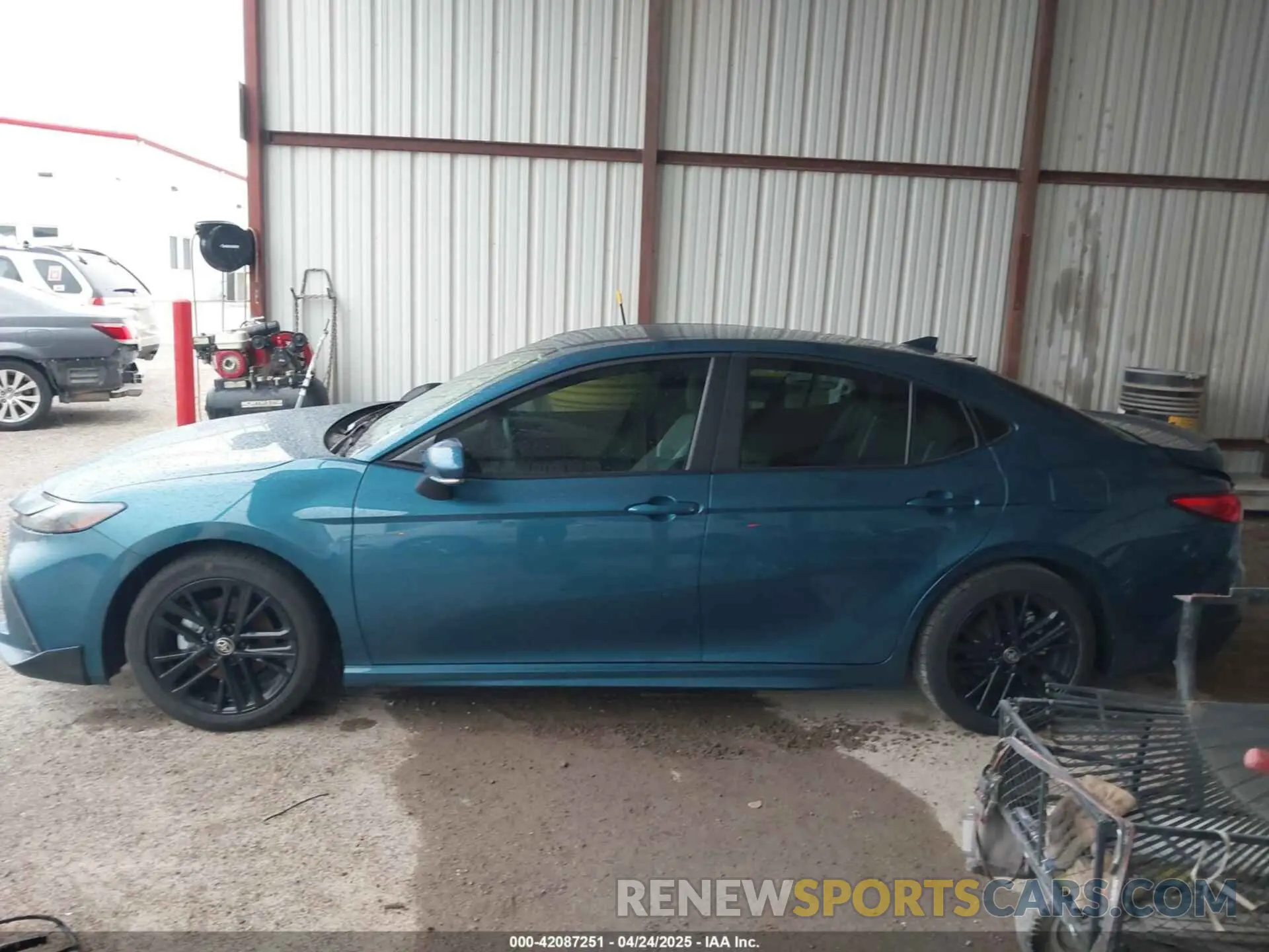 14 fotografías del automóvil dañado 4T1DAACK2SU520046 TOYOTA CAMRY 2025