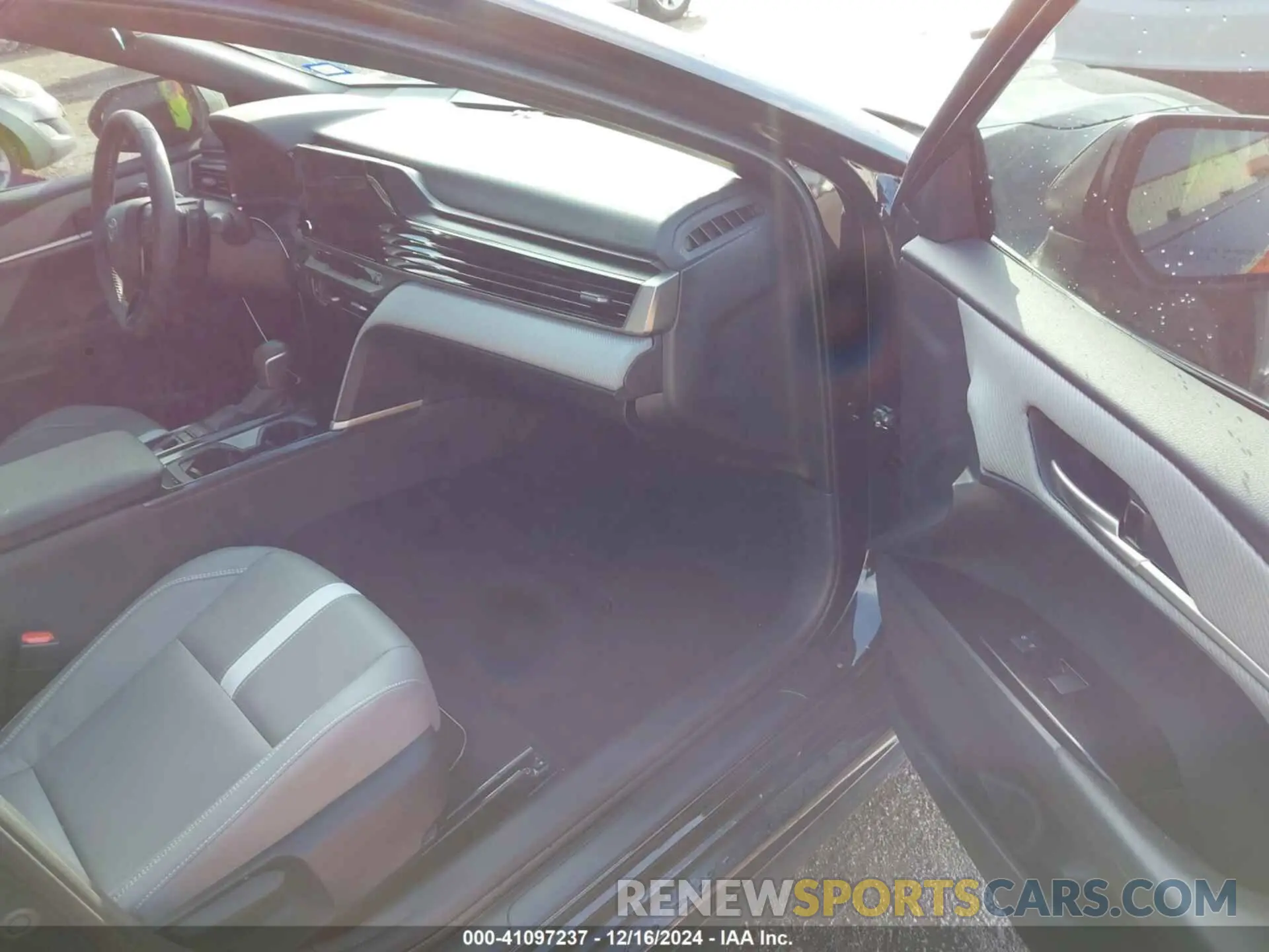 5 fotografías del automóvil dañado 4T1DAACK2SU521987 TOYOTA CAMRY 2025