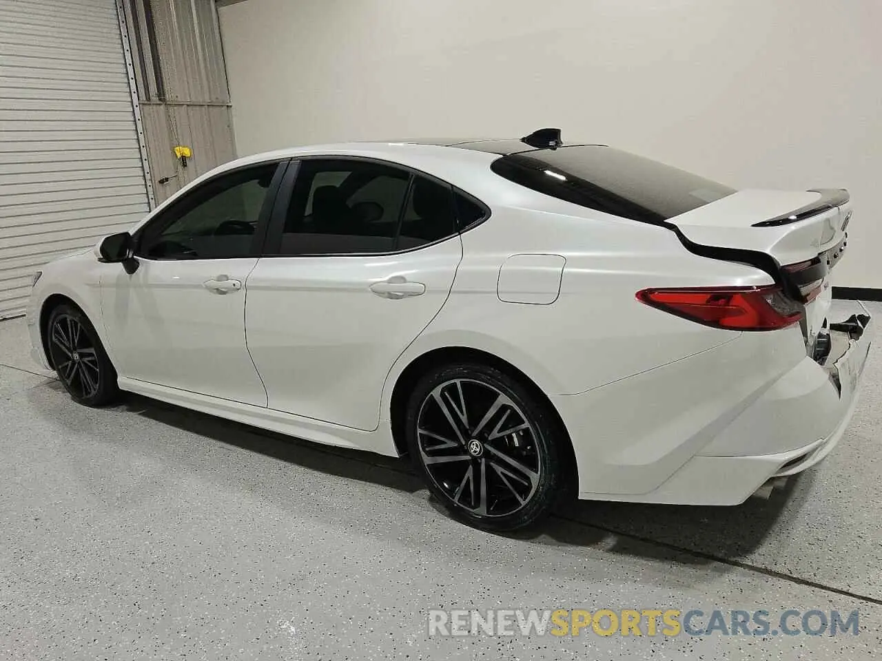 2 fotografías del automóvil dañado 4T1DAACK2SU527191 TOYOTA CAMRY 2025