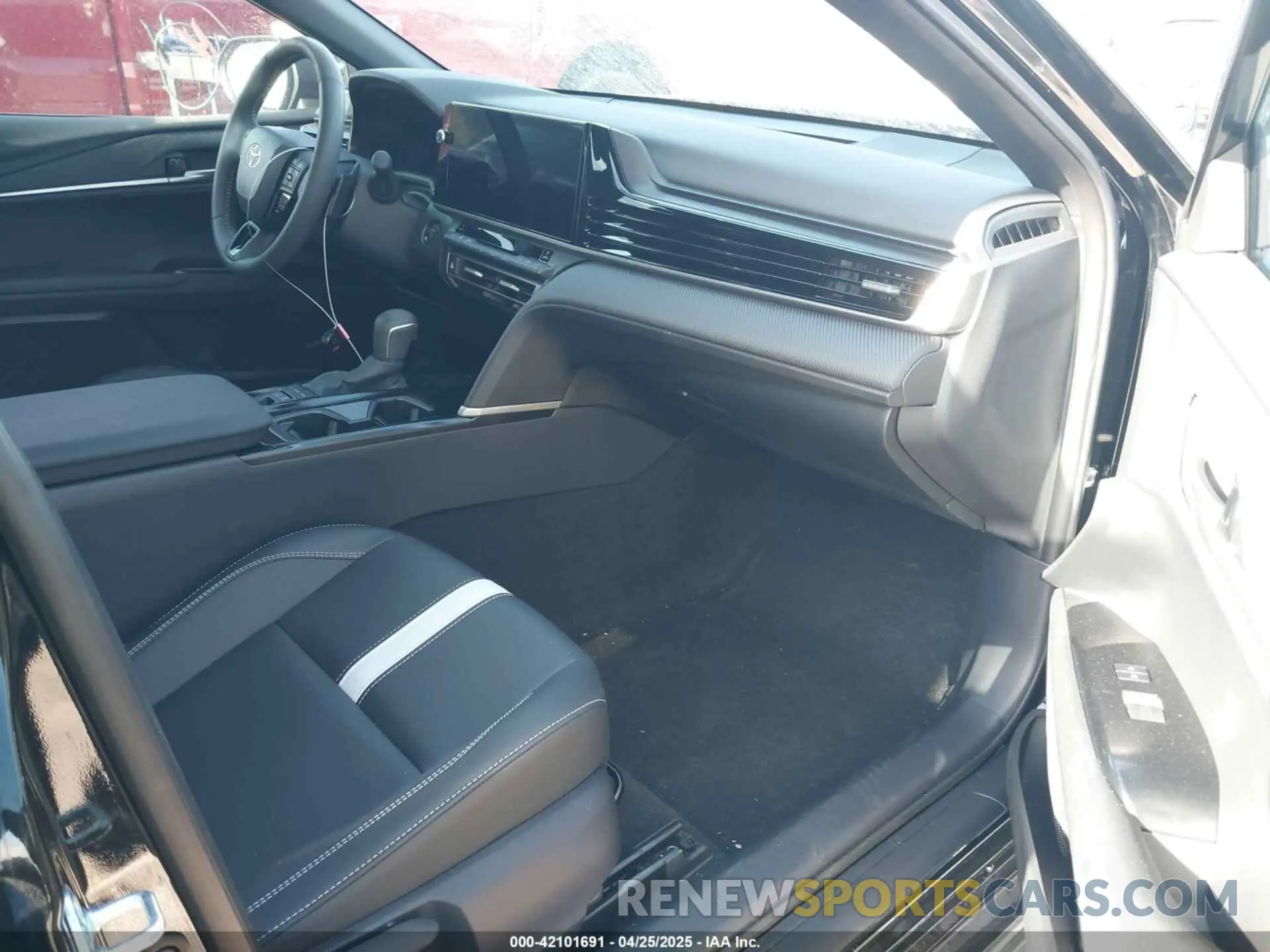 5 fotografías del automóvil dañado 4T1DAACK2SU545657 TOYOTA CAMRY 2025