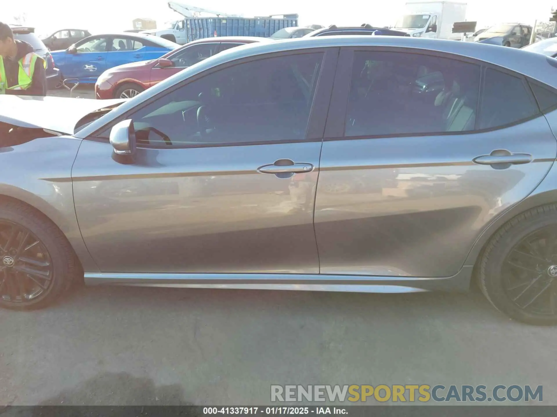 14 fotografías del automóvil dañado 4T1DAACK2SU556531 TOYOTA CAMRY 2025