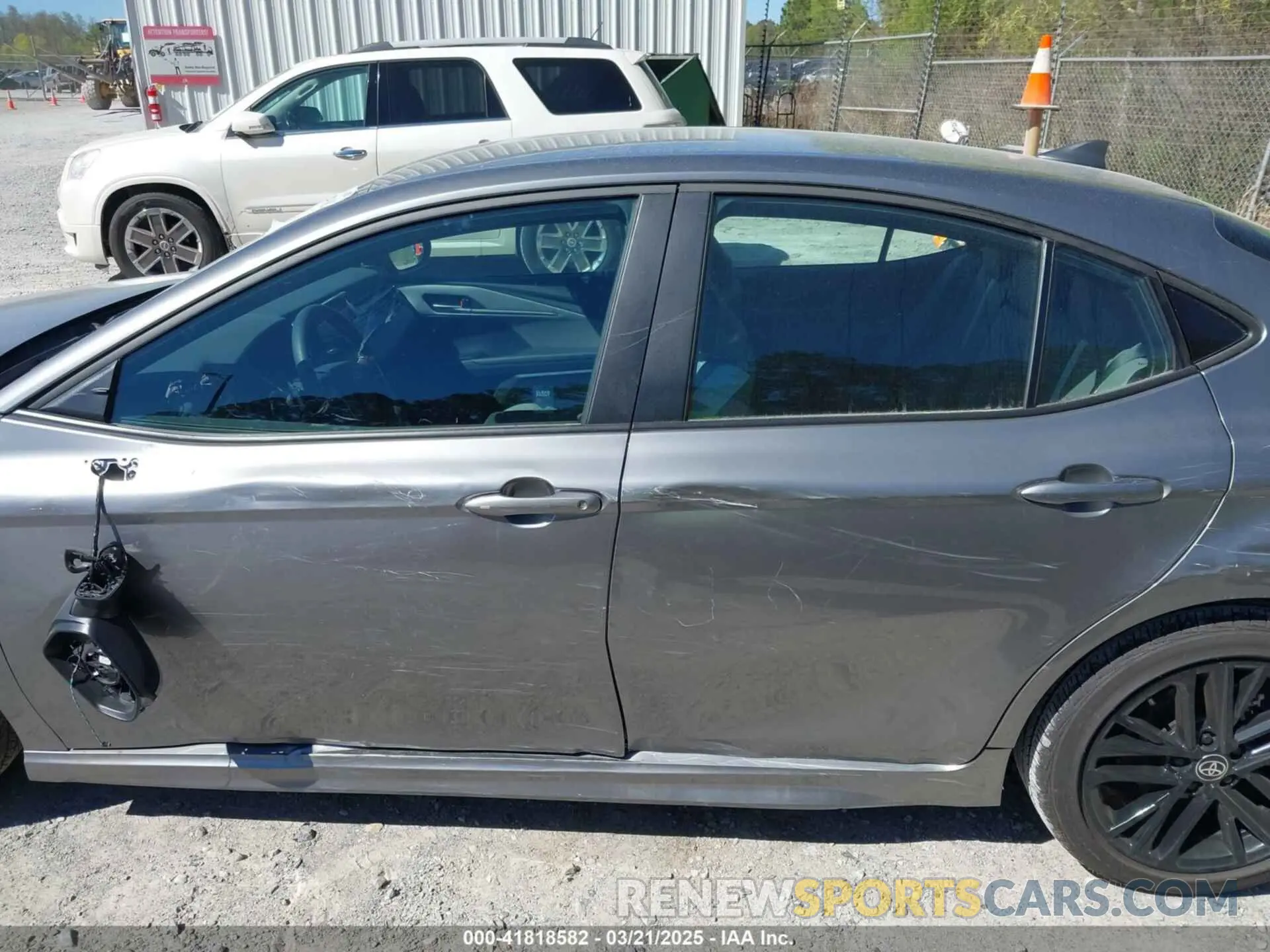 14 fotografías del automóvil dañado 4T1DAACK2SU566377 TOYOTA CAMRY 2025