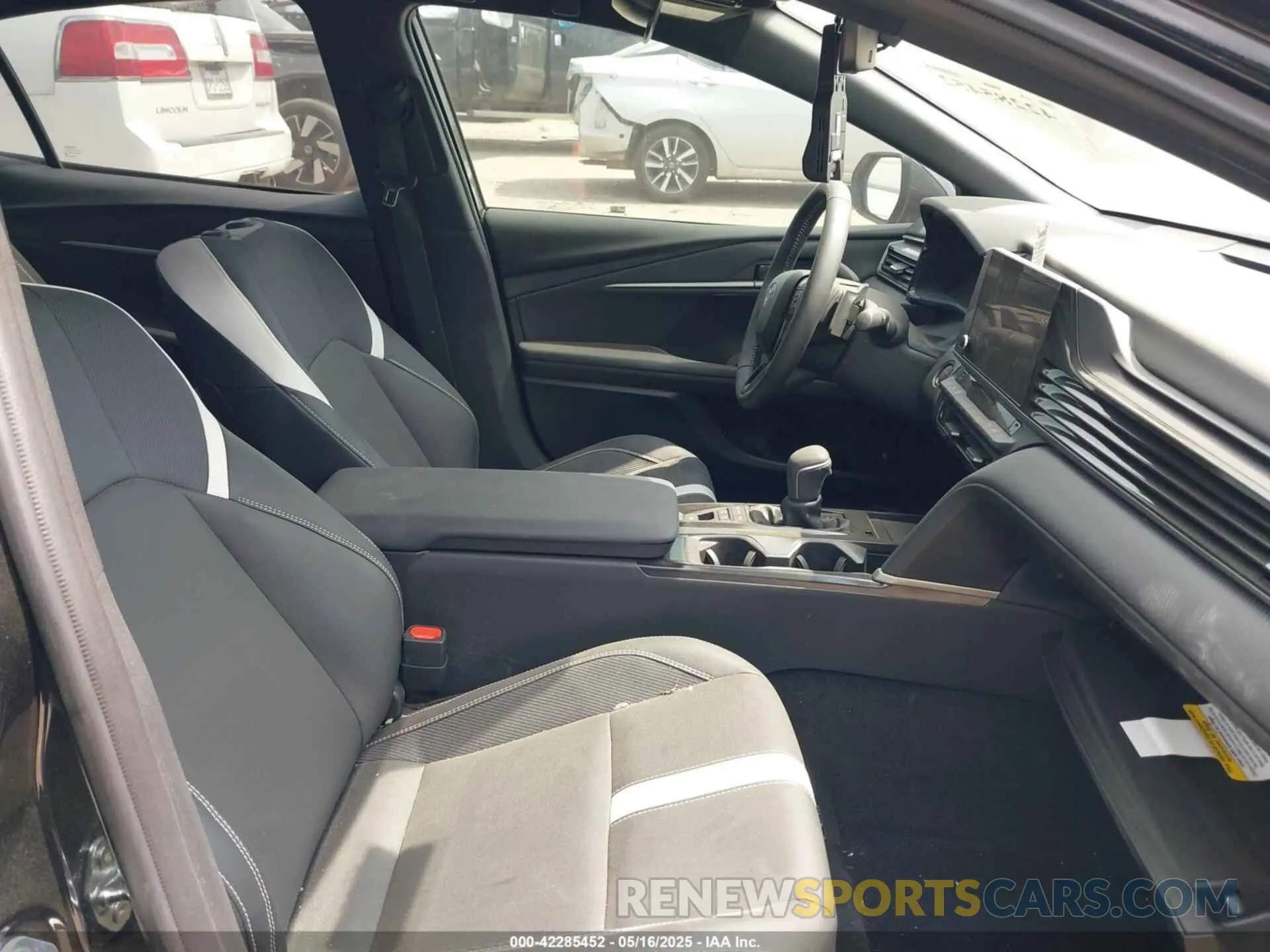 5 fotografías del automóvil dañado 4T1DAACK2SU581817 TOYOTA CAMRY 2025