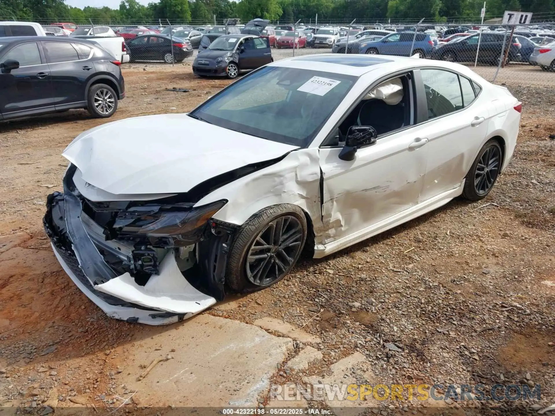 2 fotografías del automóvil dañado 4T1DAACK2SU592588 TOYOTA CAMRY 2025