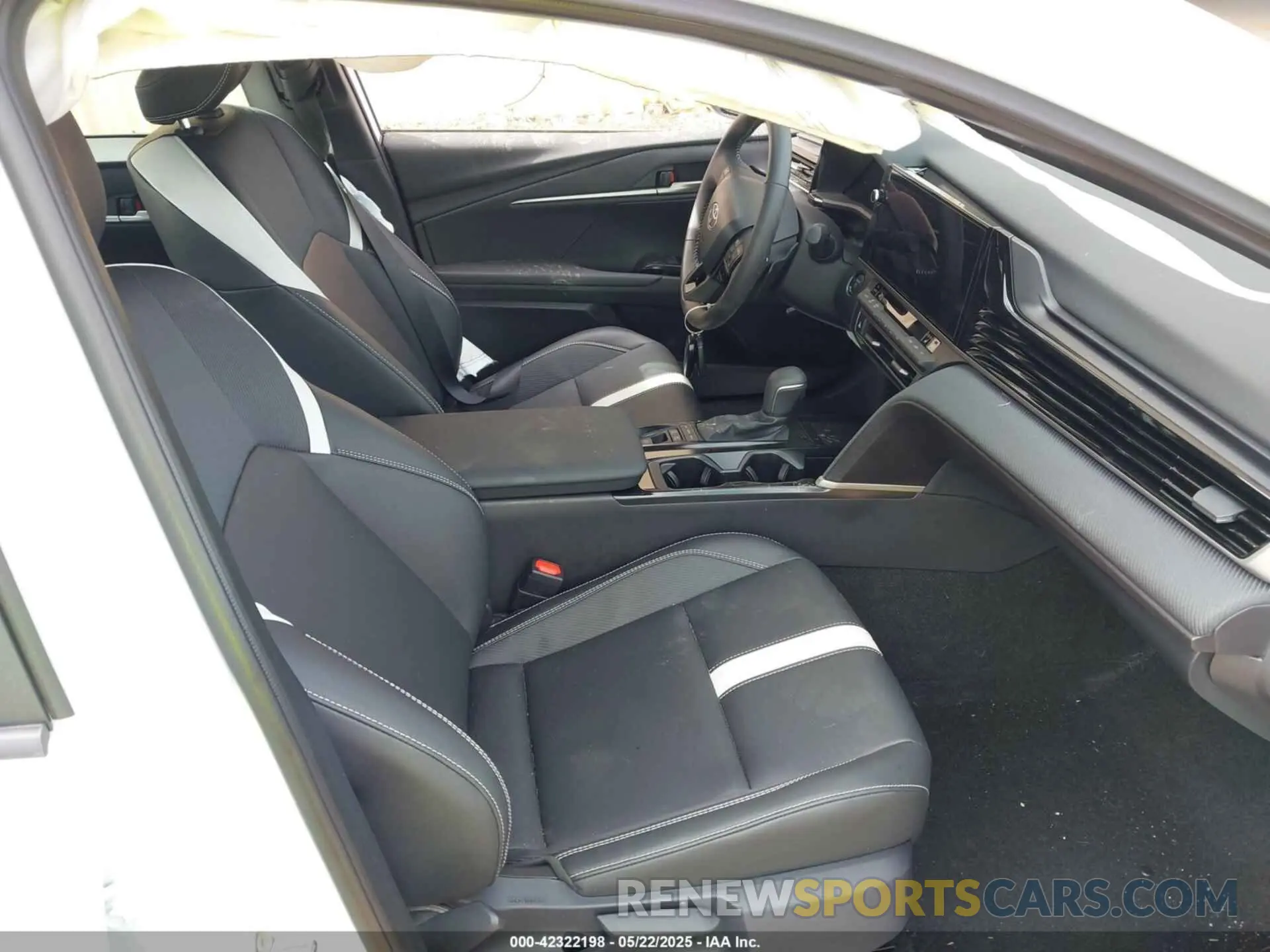 5 fotografías del automóvil dañado 4T1DAACK2SU592588 TOYOTA CAMRY 2025