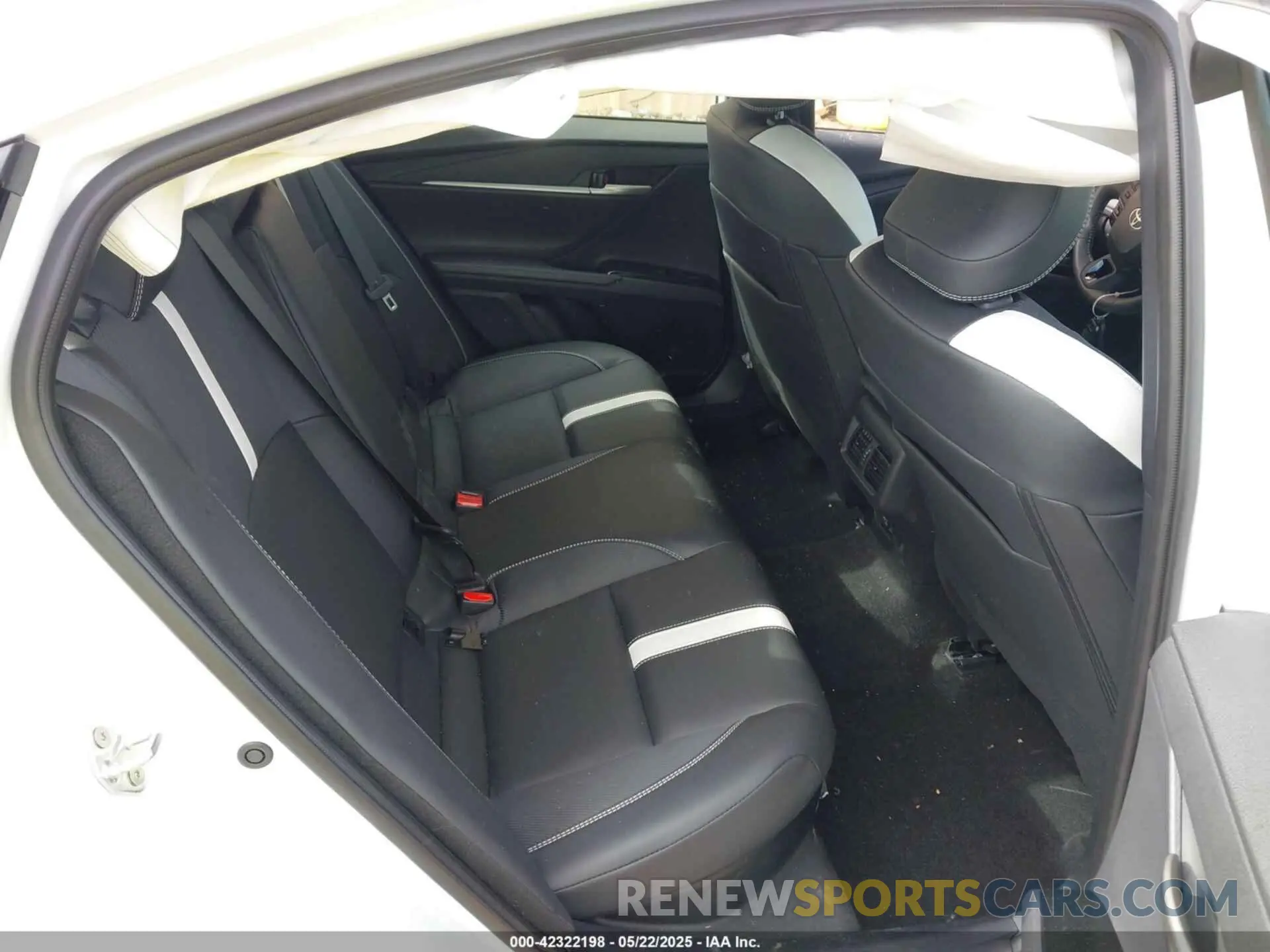 8 fotografías del automóvil dañado 4T1DAACK2SU592588 TOYOTA CAMRY 2025