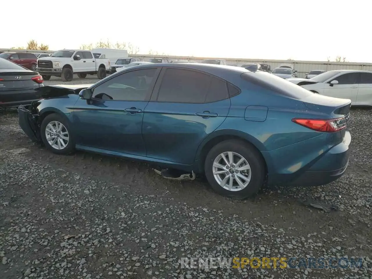 2 fotografías del automóvil dañado 4T1DAACK3SU005704 TOYOTA CAMRY 2025