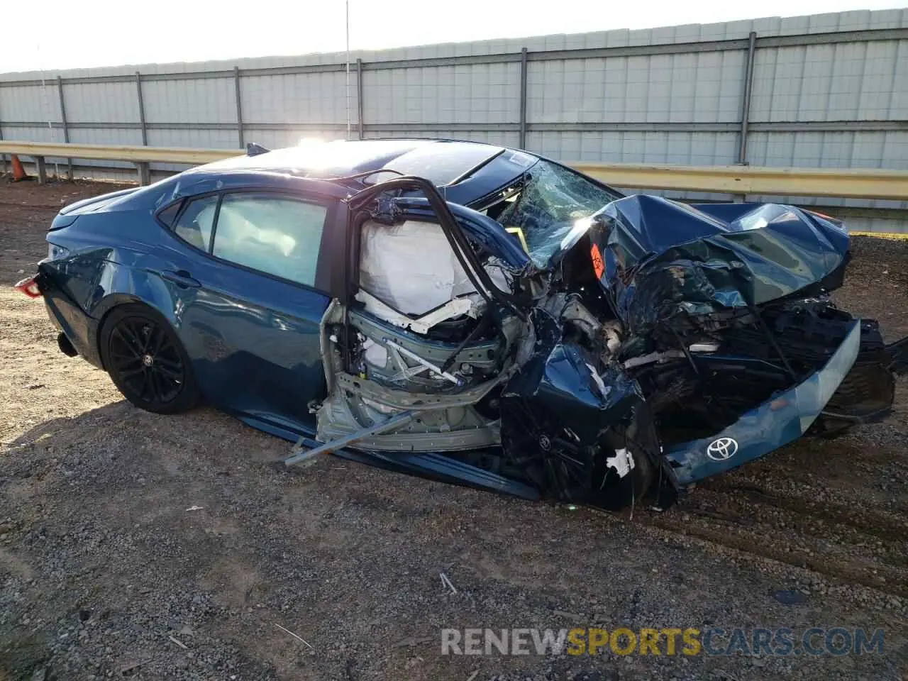 4 fotografías del automóvil dañado 4T1DAACK3SU011051 TOYOTA CAMRY 2025