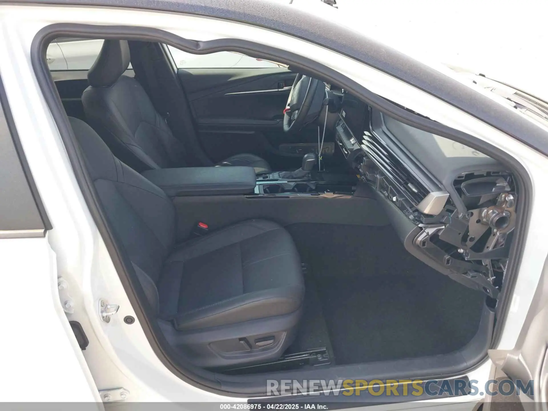 5 fotografías del automóvil dañado 4T1DAACK3SU012006 TOYOTA CAMRY 2025