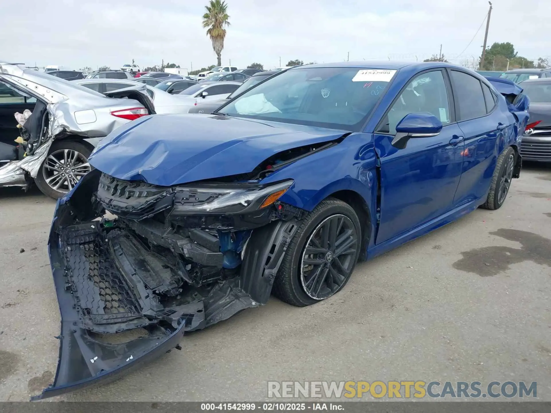 2 fotografías del automóvil dañado 4T1DAACK3SU019117 TOYOTA CAMRY 2025