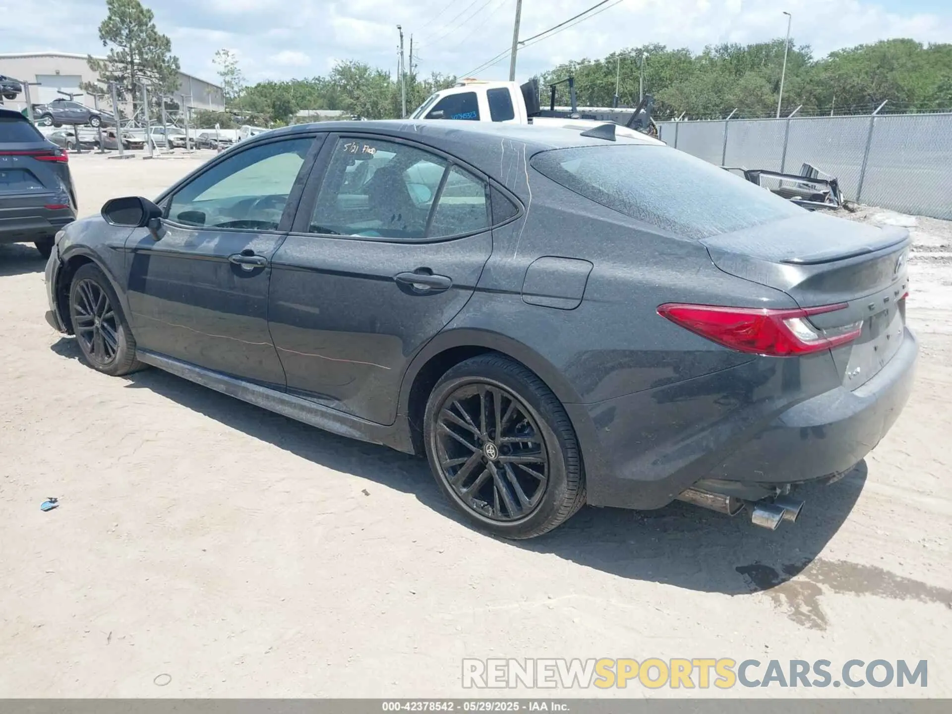 3 fotografías del automóvil dañado 4T1DAACK3SU060721 TOYOTA CAMRY 2025