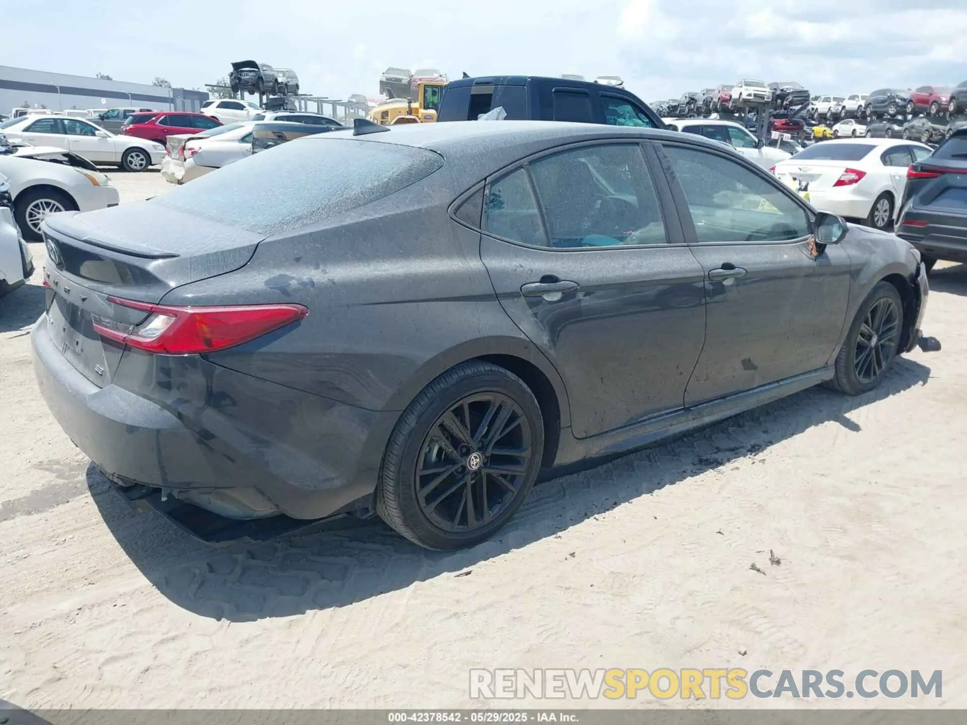4 fotografías del automóvil dañado 4T1DAACK3SU060721 TOYOTA CAMRY 2025