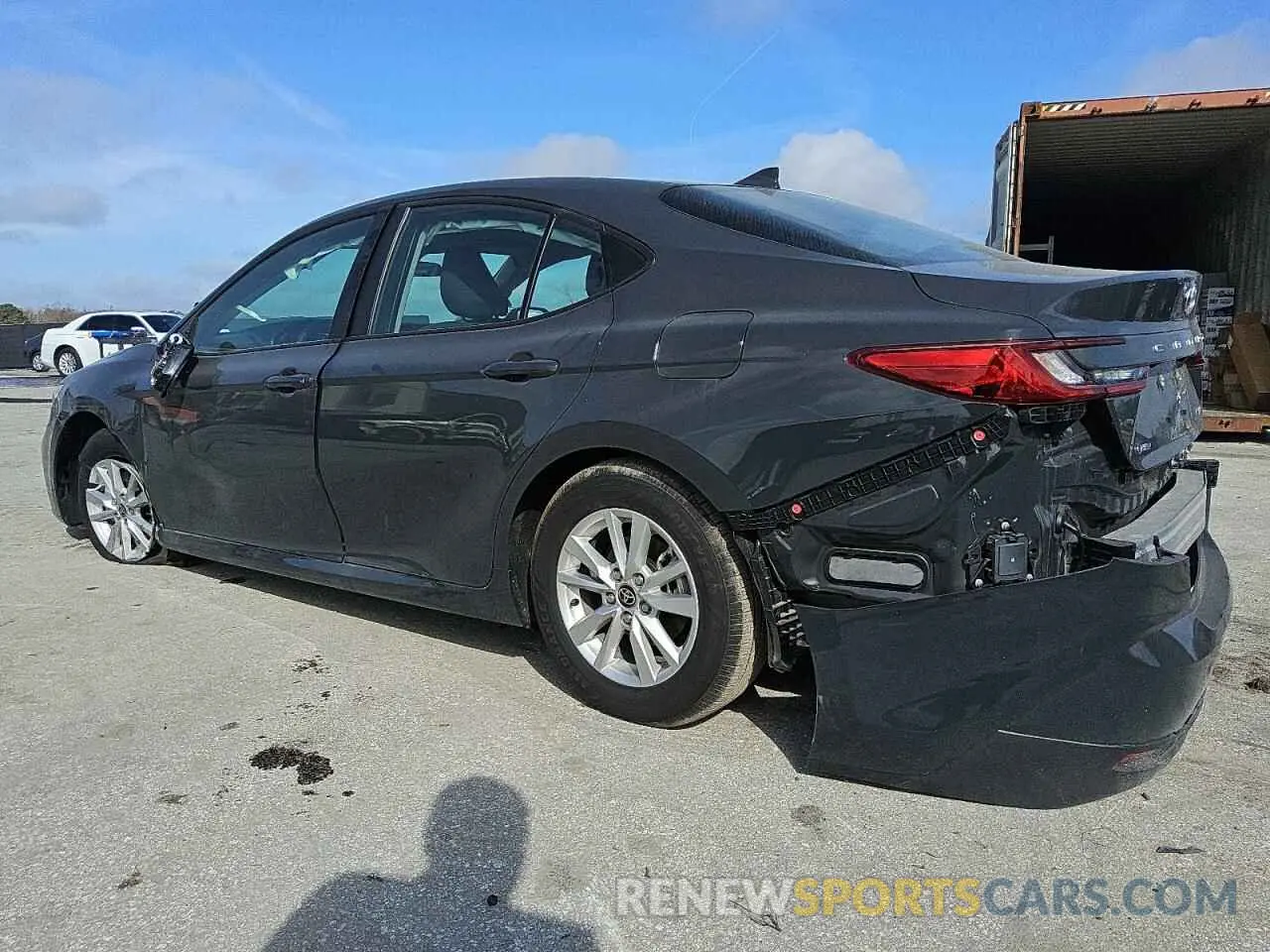 2 fotografías del automóvil dañado 4T1DAACK3SU078104 TOYOTA CAMRY 2025