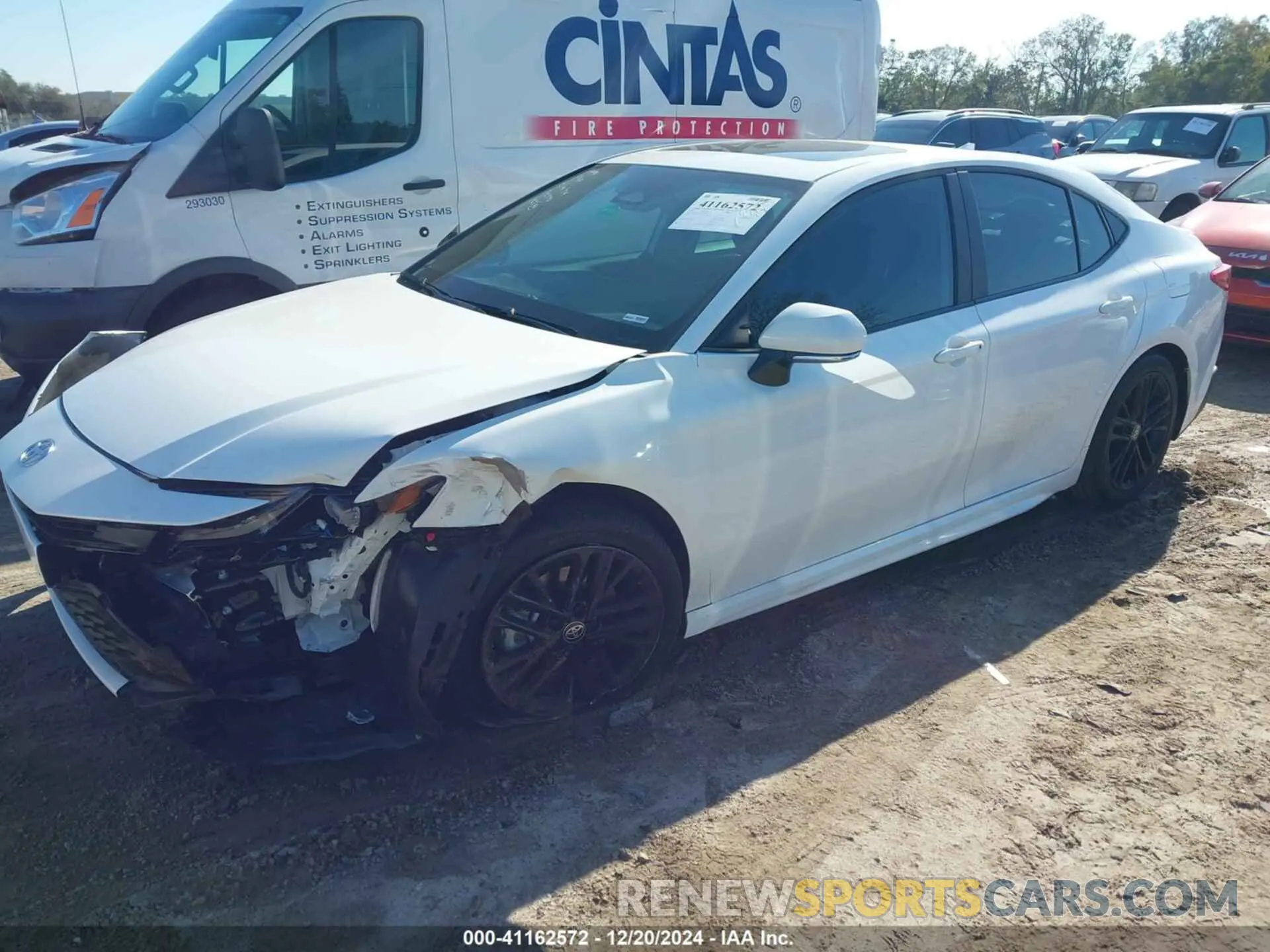 2 fotografías del automóvil dañado 4T1DAACK3SU505023 TOYOTA CAMRY 2025