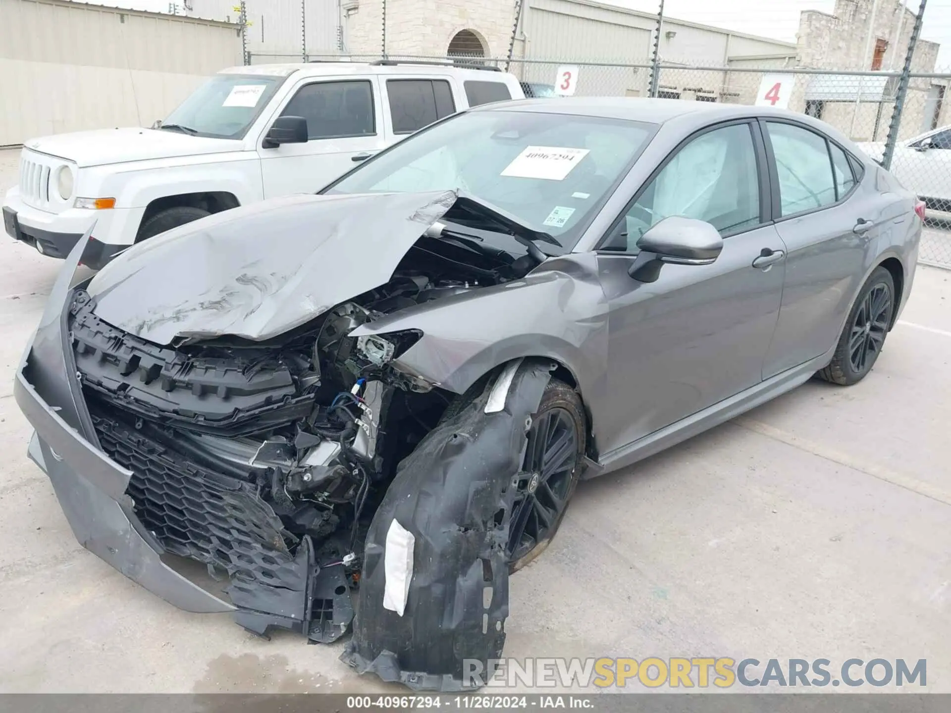 2 fotografías del automóvil dañado 4T1DAACK3SU518046 TOYOTA CAMRY 2025
