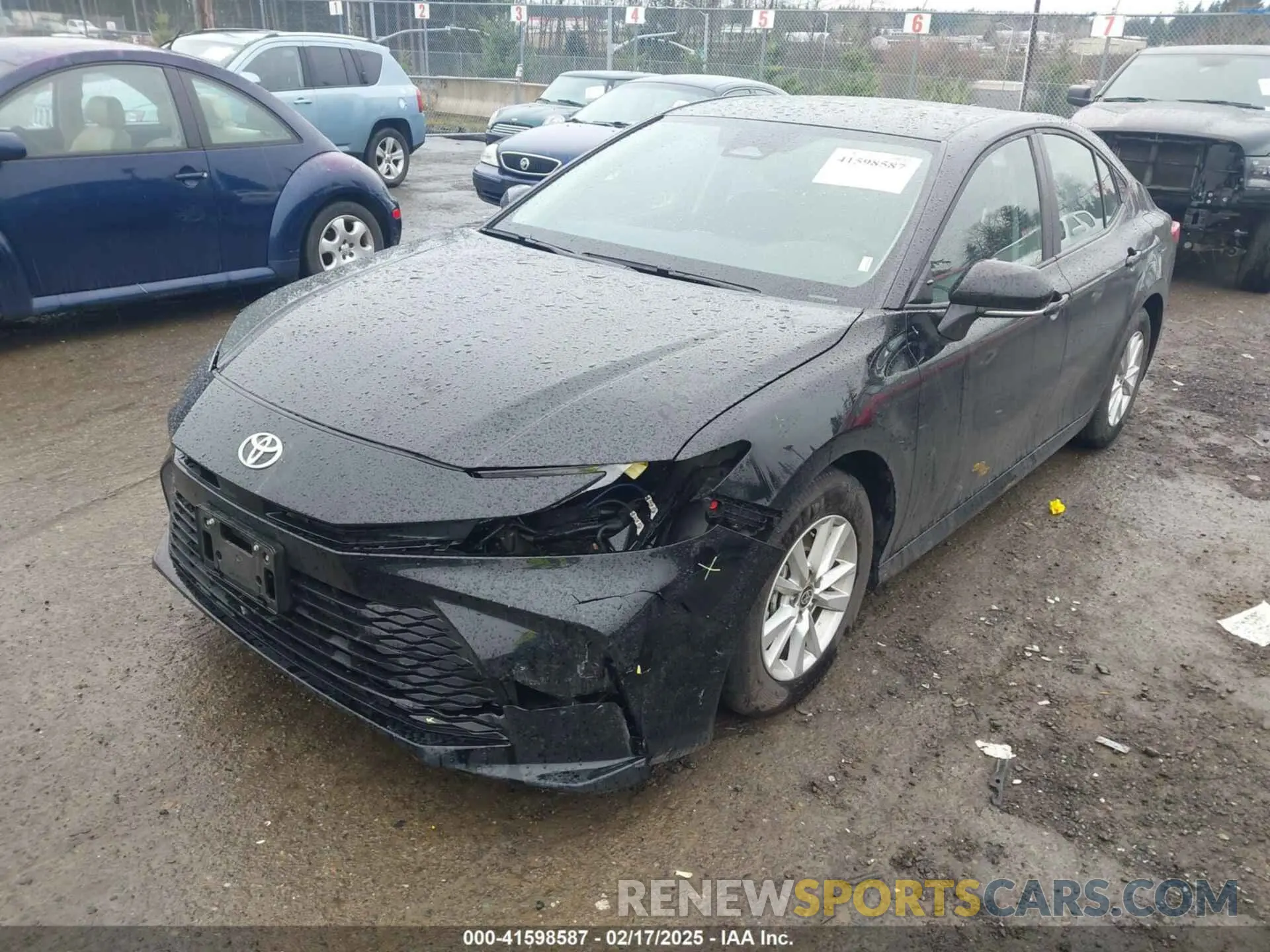 2 fotografías del automóvil dañado 4T1DAACK3SU519469 TOYOTA CAMRY 2025