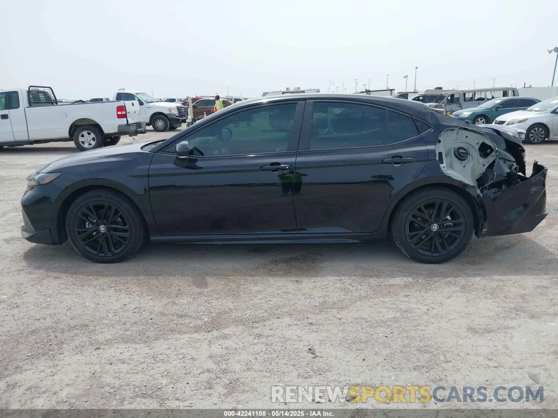 14 fotografías del automóvil dañado 4T1DAACK3SU537969 TOYOTA CAMRY 2025
