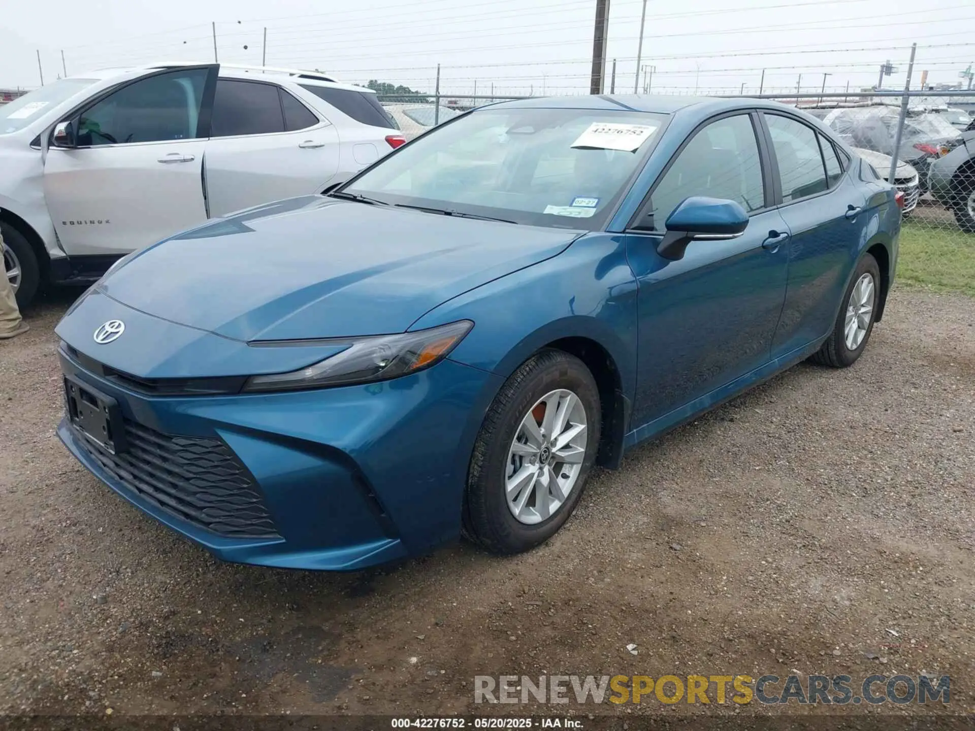 2 fotografías del automóvil dañado 4T1DAACK3SU577727 TOYOTA CAMRY 2025