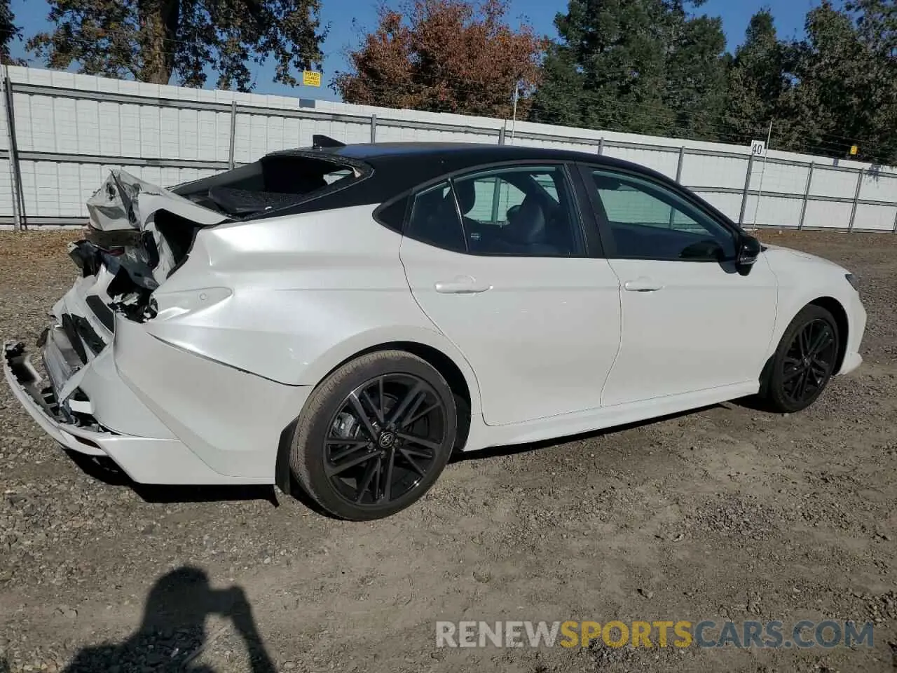 3 fotografías del automóvil dañado 4T1DAACK4SU022074 TOYOTA CAMRY 2025