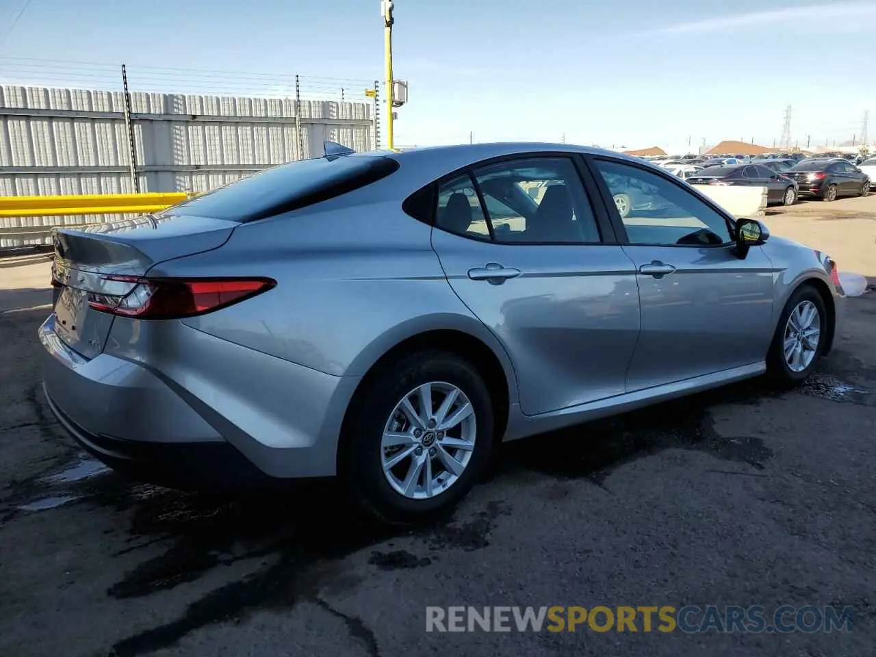 3 fotografías del automóvil dañado 4T1DAACK4SU028053 TOYOTA CAMRY 2025