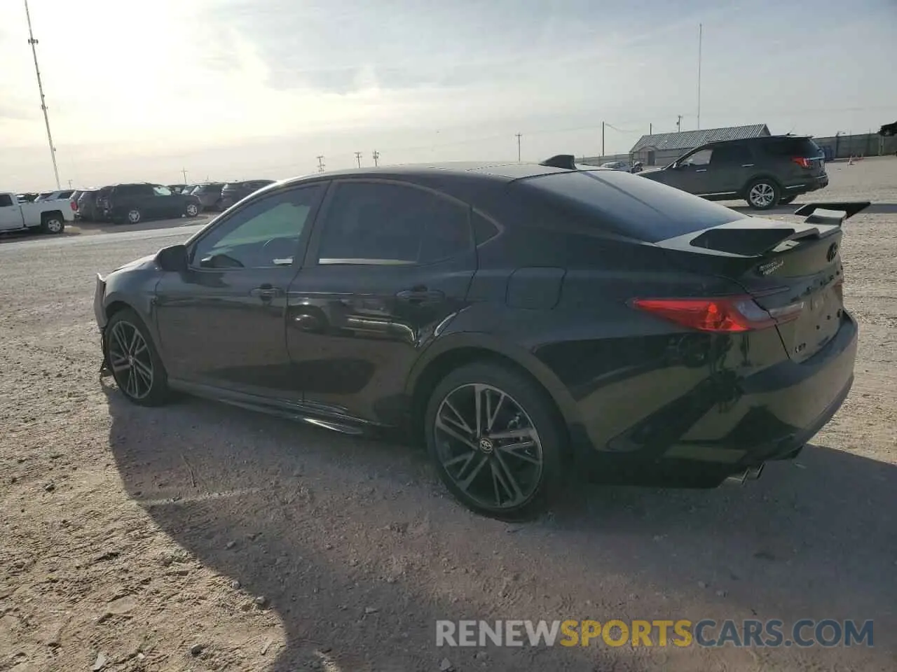 2 fotografías del automóvil dañado 4T1DAACK4SU043667 TOYOTA CAMRY 2025