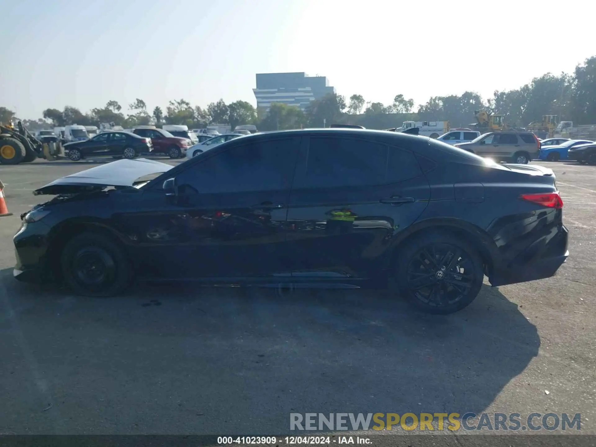 14 fotografías del automóvil dañado 4T1DAACK4SU061232 TOYOTA CAMRY 2025