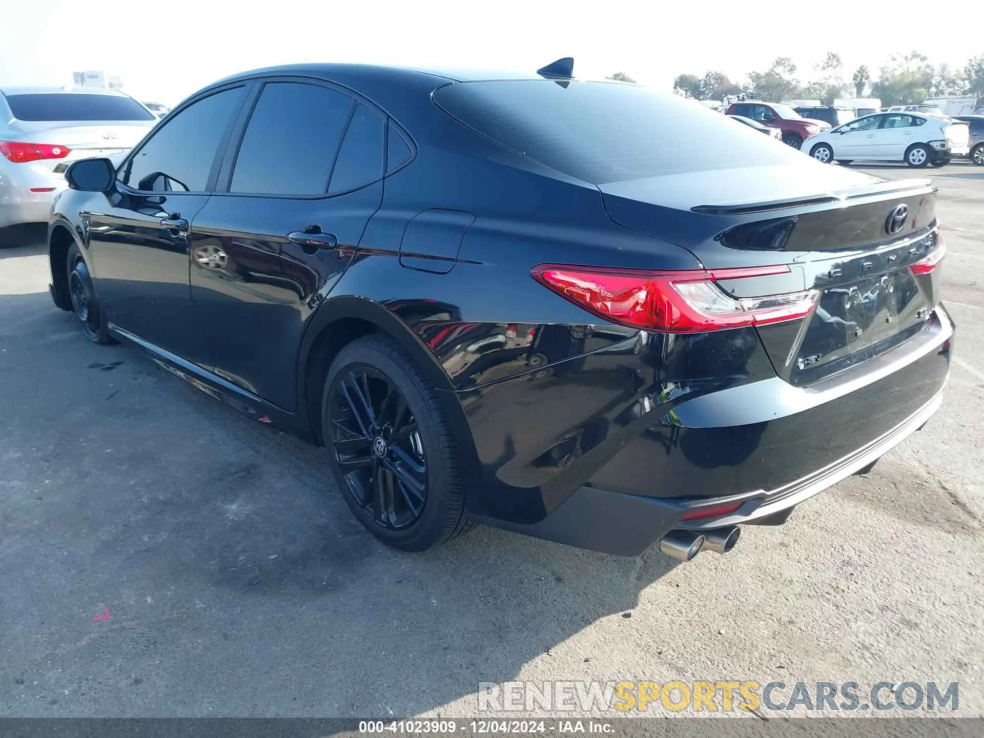 3 fotografías del automóvil dañado 4T1DAACK4SU061232 TOYOTA CAMRY 2025