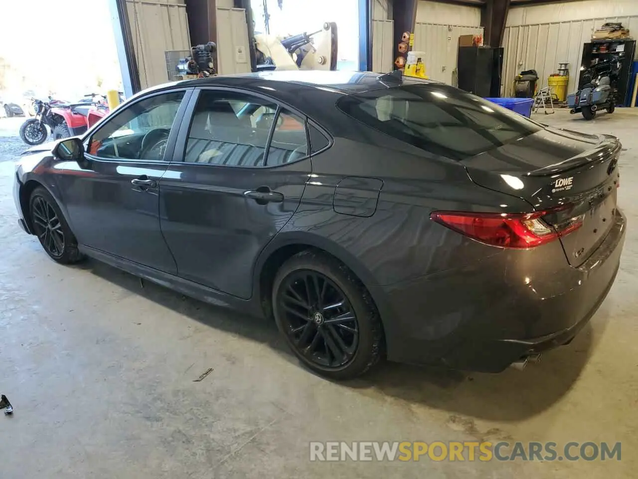 2 fotografías del automóvil dañado 4T1DAACK4SU068469 TOYOTA CAMRY 2025