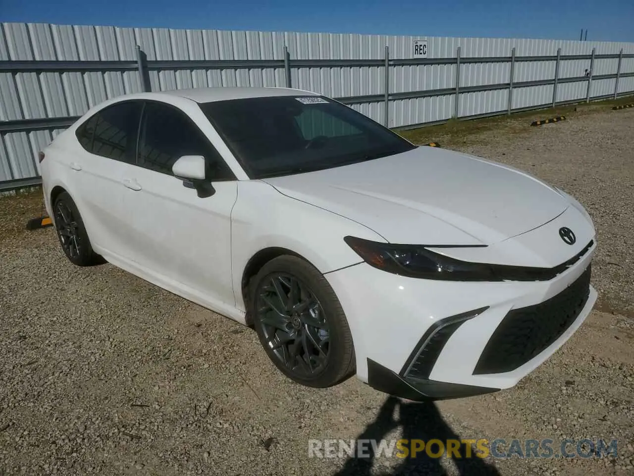 4 fotografías del automóvil dañado 4T1DAACK4SU088138 TOYOTA CAMRY 2025