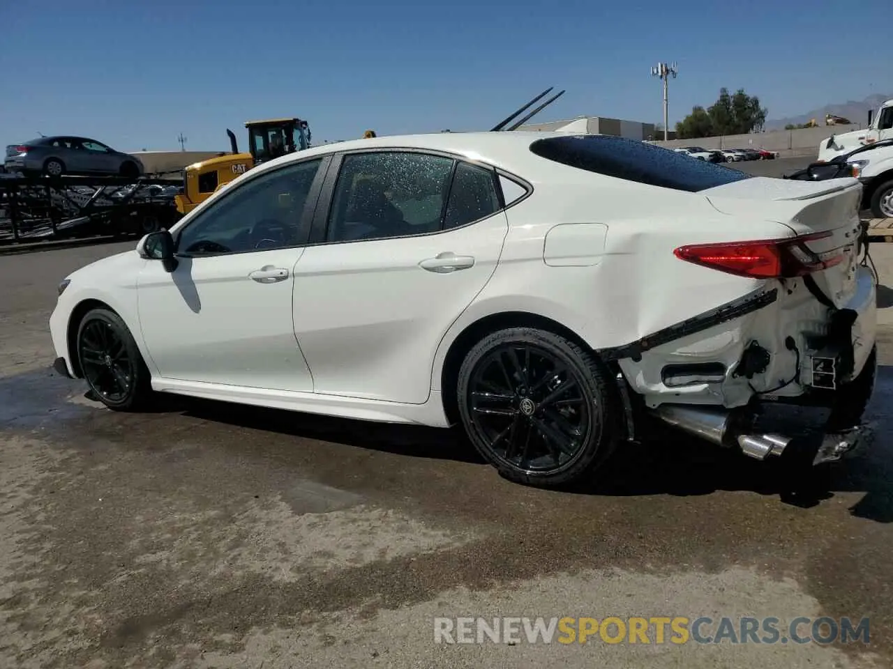 2 fotografías del automóvil dañado 4T1DAACK4SU098152 TOYOTA CAMRY 2025