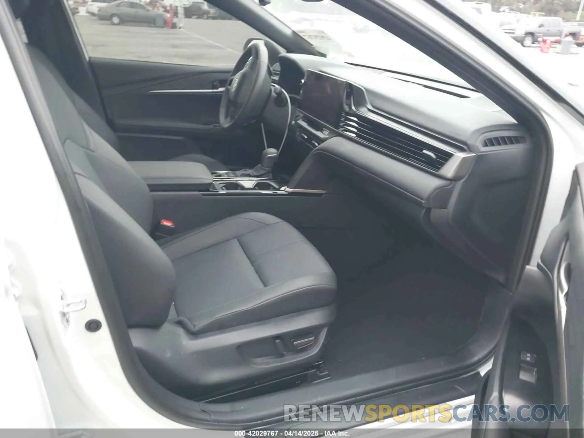 5 fotografías del automóvil dañado 4T1DAACK4SU104192 TOYOTA CAMRY 2025