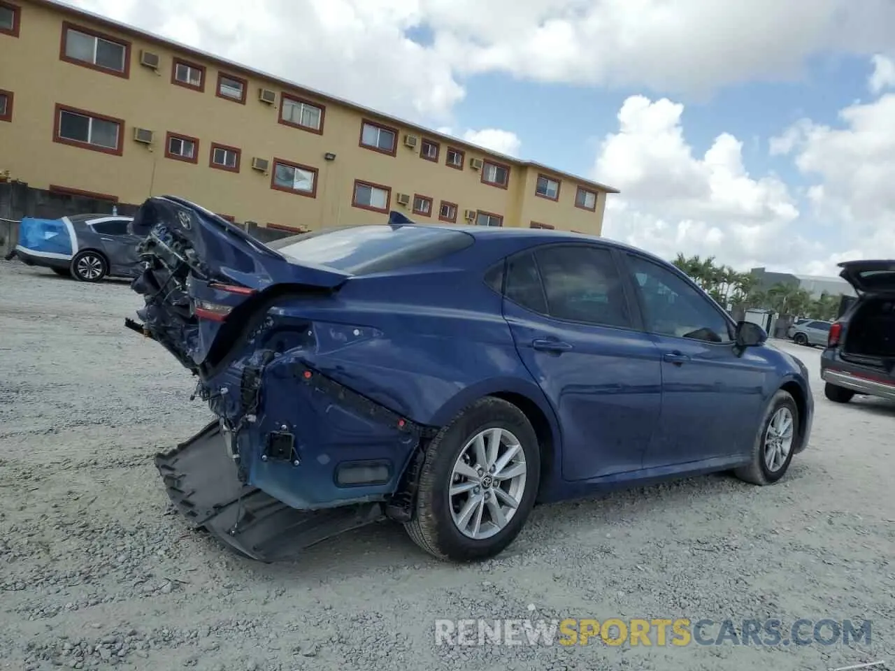 3 fotografías del automóvil dañado 4T1DAACK4SU109330 TOYOTA CAMRY 2025
