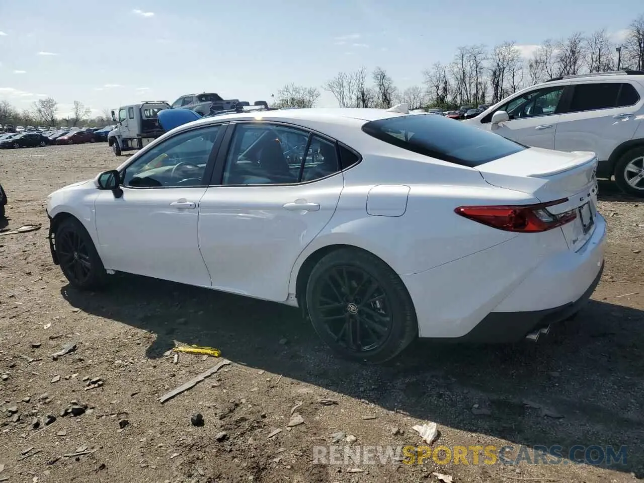 2 fotografías del automóvil dañado 4T1DAACK4SU120666 TOYOTA CAMRY 2025