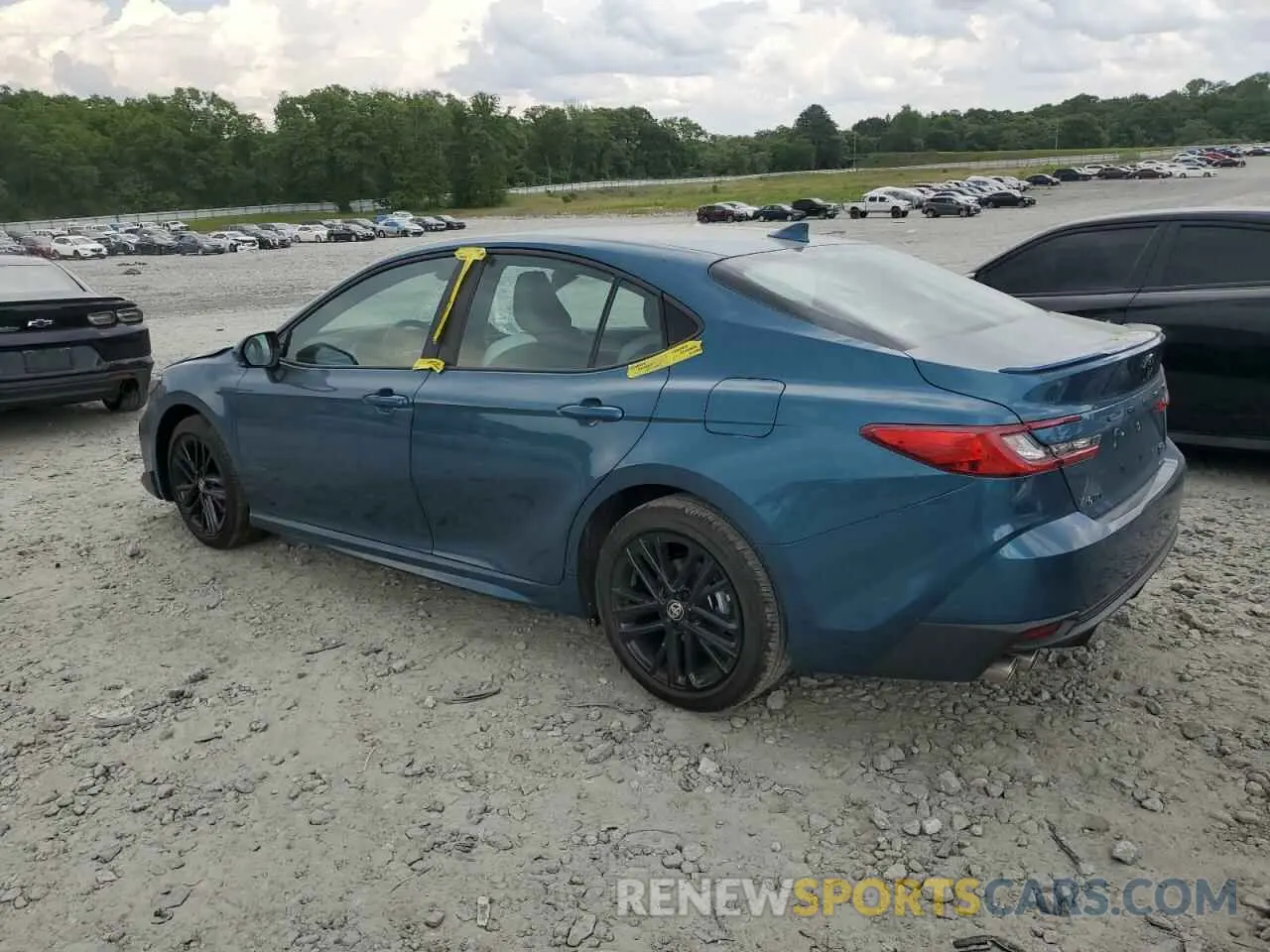 2 fotografías del automóvil dañado 4T1DAACK4SU131022 TOYOTA CAMRY 2025