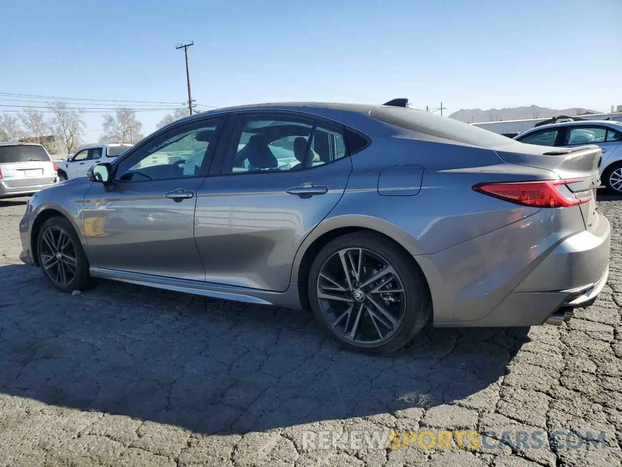 2 fotografías del automóvil dañado 4T1DAACK4SU506276 TOYOTA CAMRY 2025
