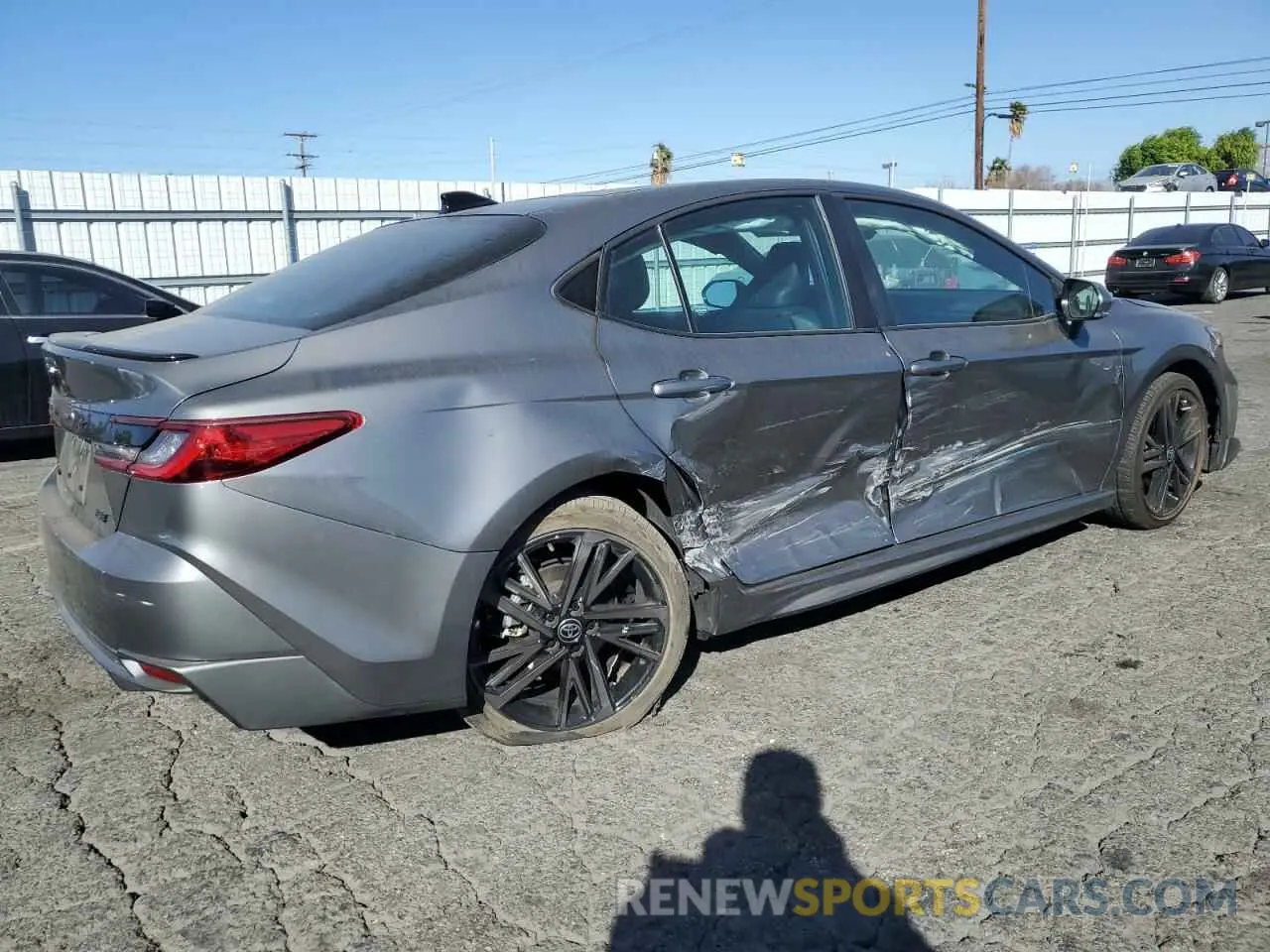 3 fotografías del automóvil dañado 4T1DAACK4SU506276 TOYOTA CAMRY 2025