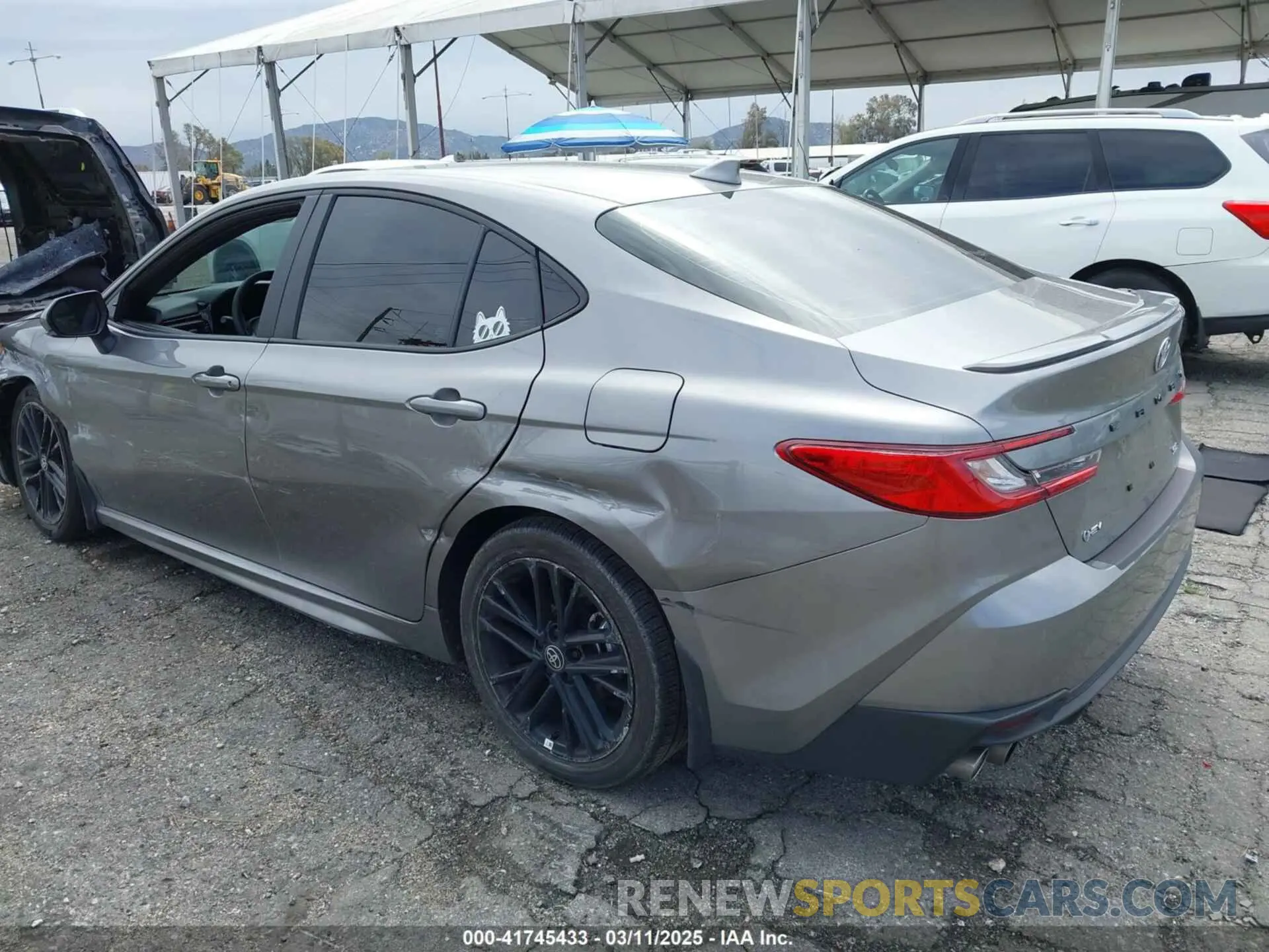 3 fotografías del automóvil dañado 4T1DAACK4SU511350 TOYOTA CAMRY 2025